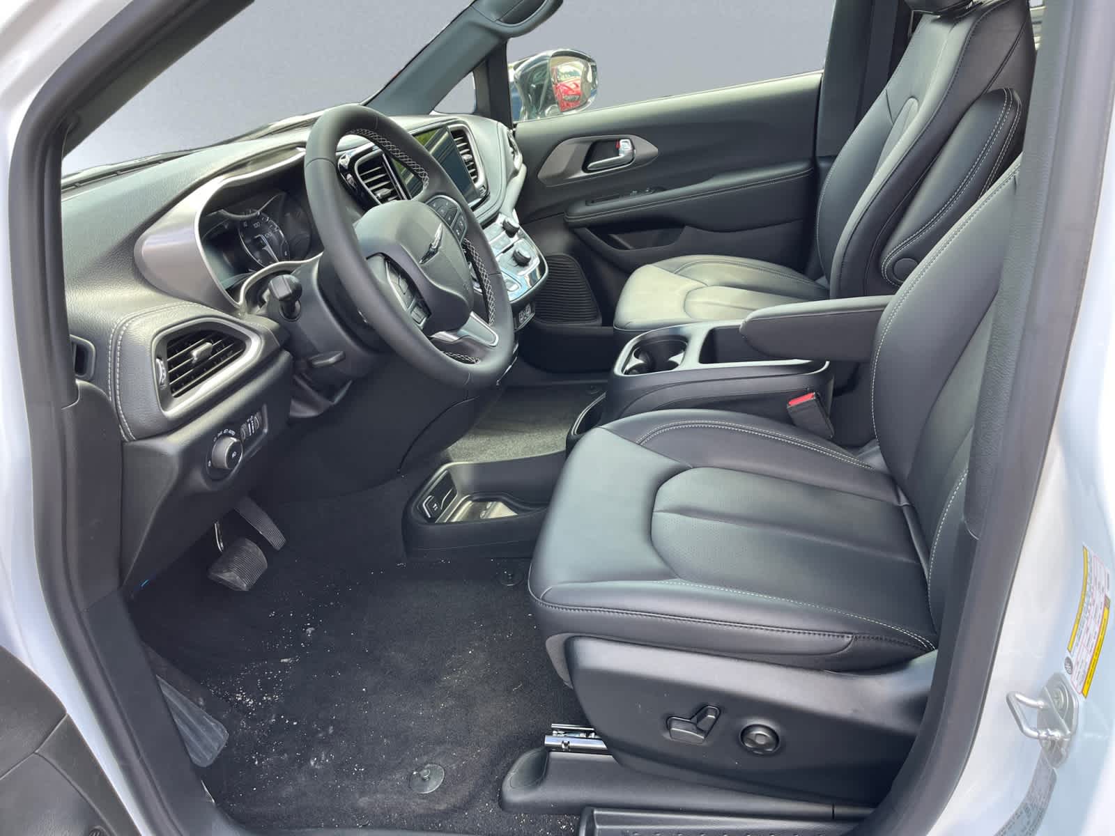 new 2025 Chrysler Pacifica car, priced at $44,445