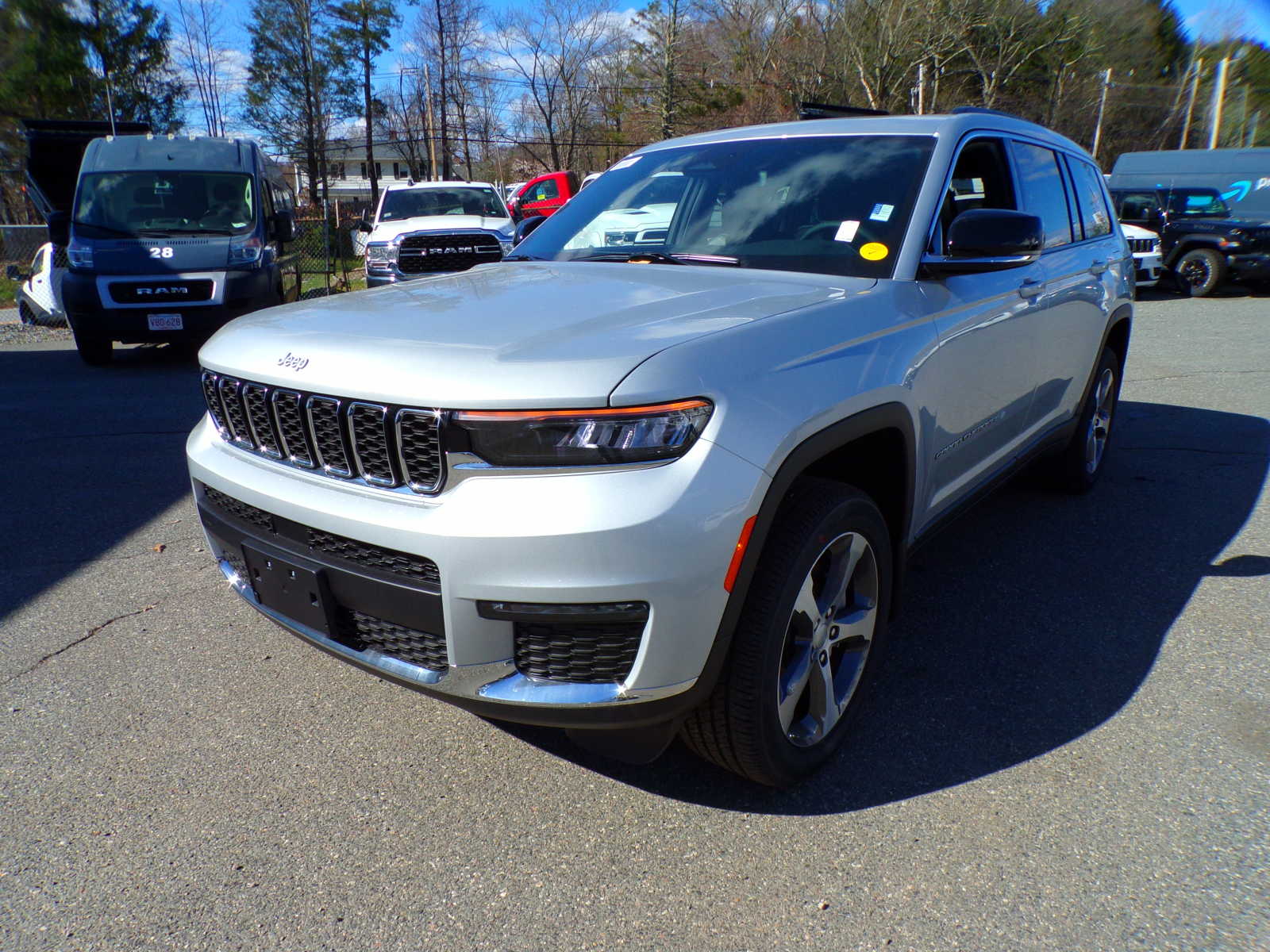 new 2024 Jeep Grand Cherokee car, priced at $57,735