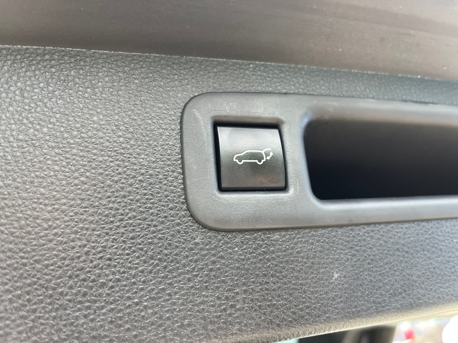 used 2022 Toyota Highlander car, priced at $36,488