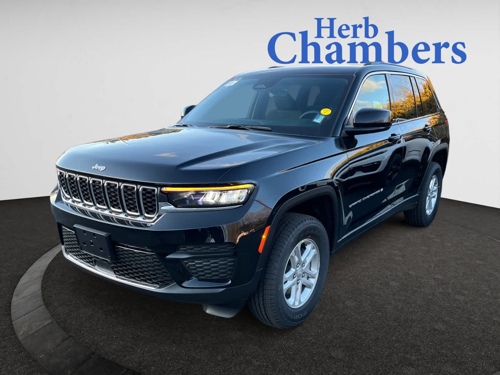 new 2025 Jeep Grand Cherokee car, priced at $43,220