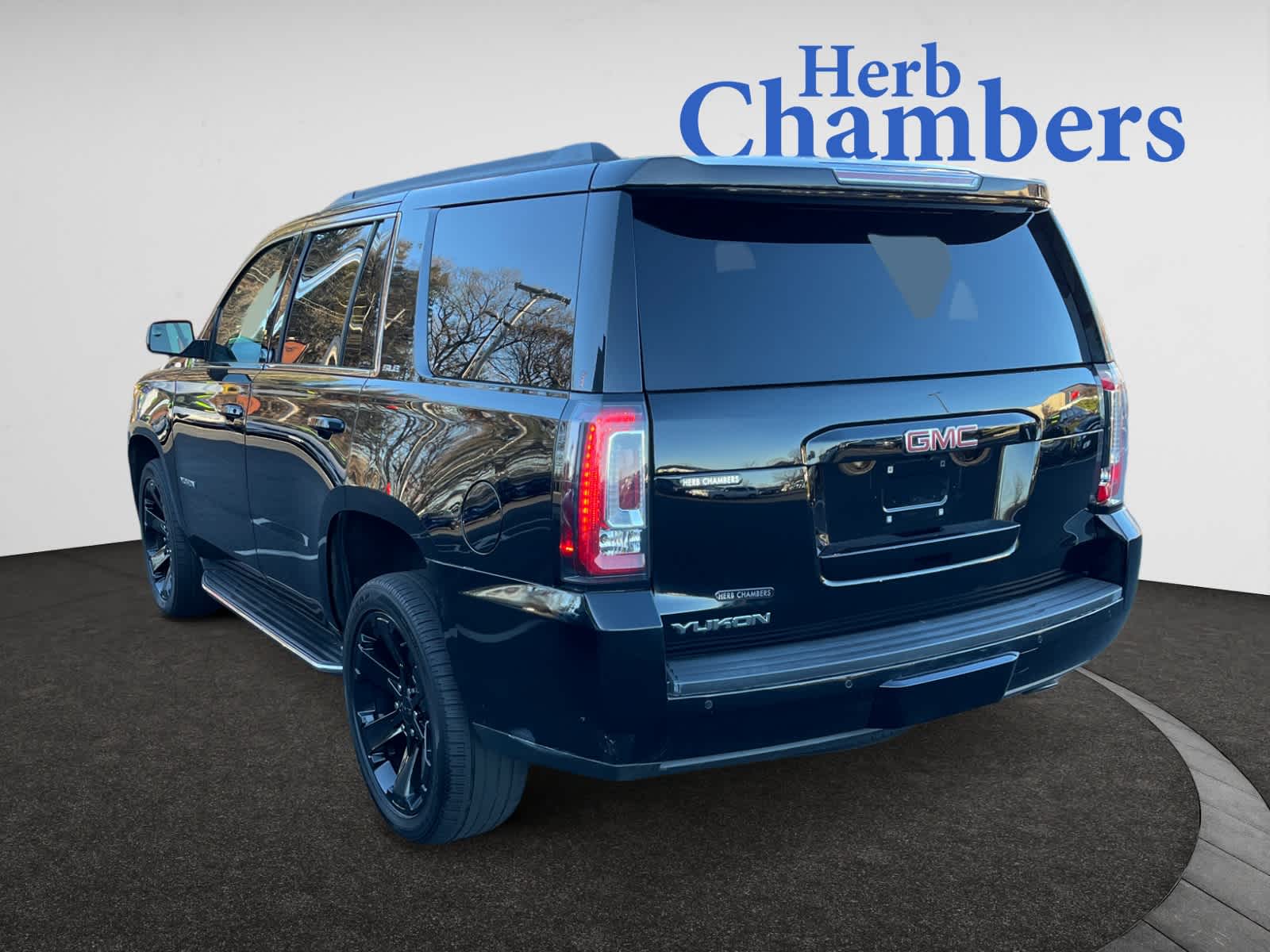 used 2018 GMC Yukon car, priced at $26,998