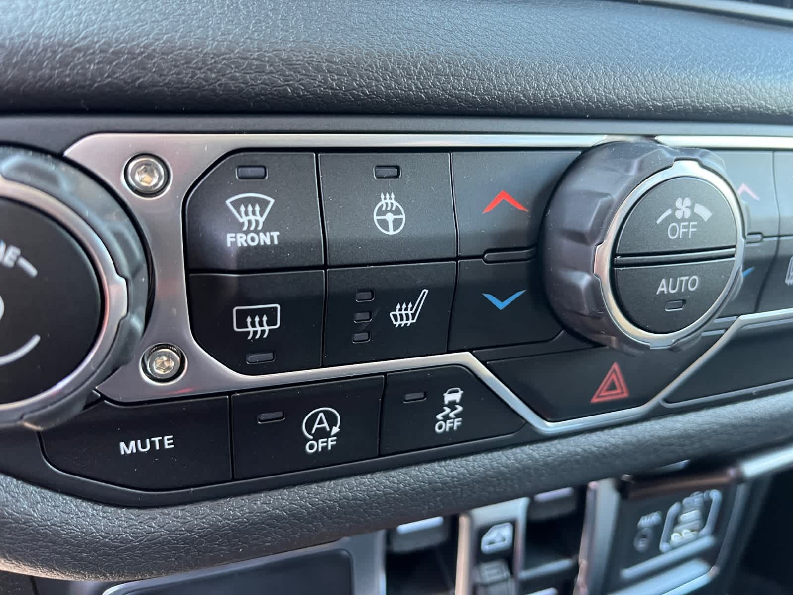 new 2025 Jeep Wrangler car, priced at $51,175