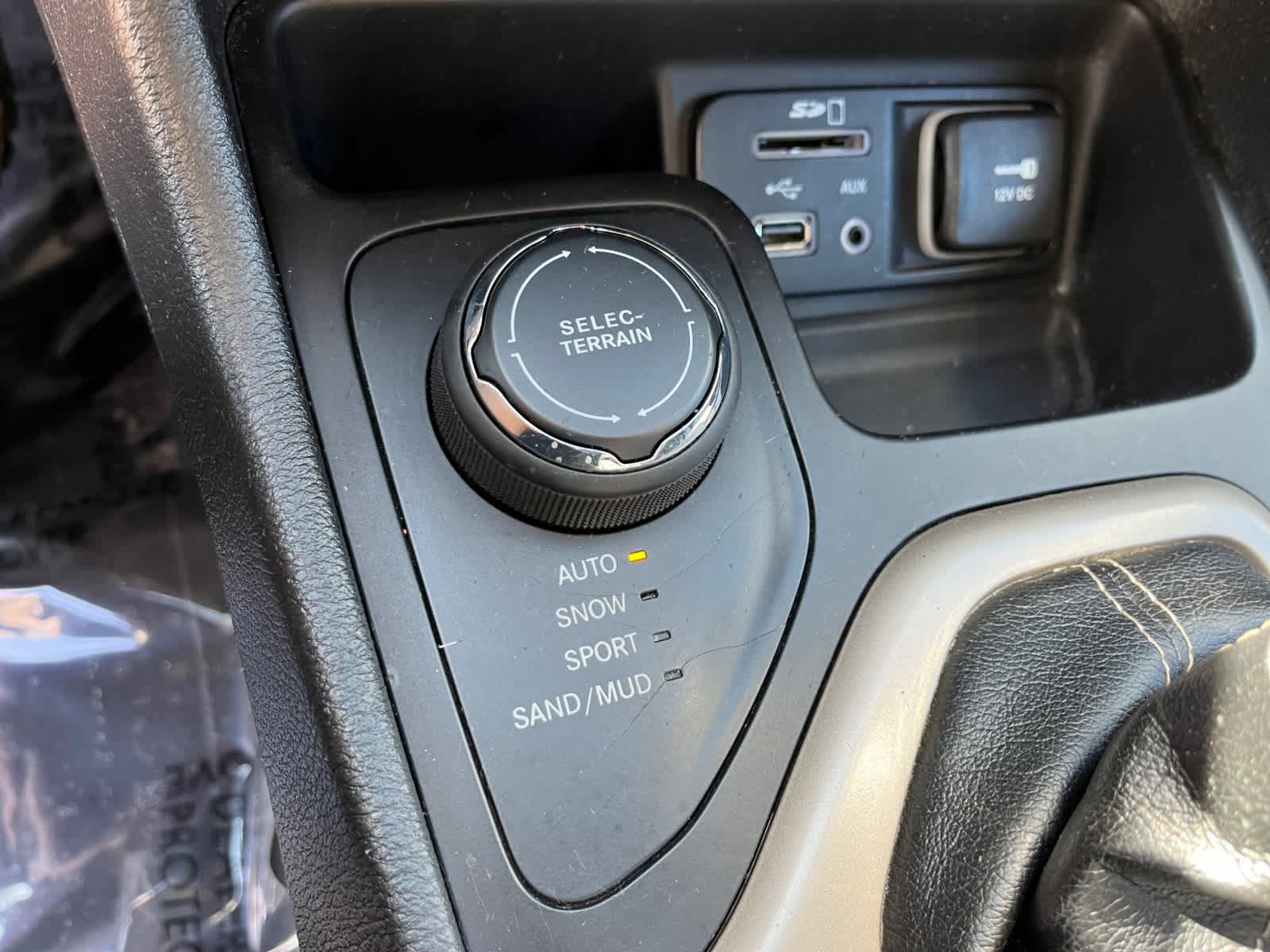 used 2016 Jeep Cherokee car, priced at $13,988