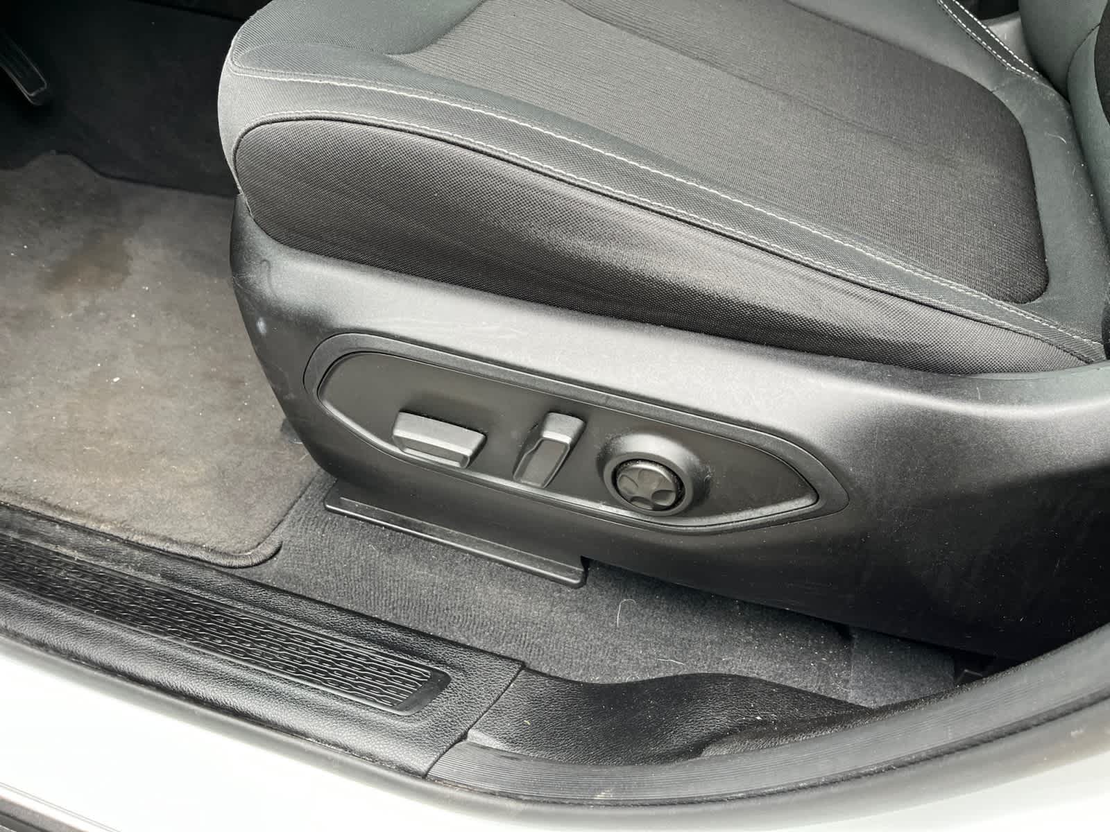 used 2023 Jeep Grand Cherokee L car, priced at $31,988