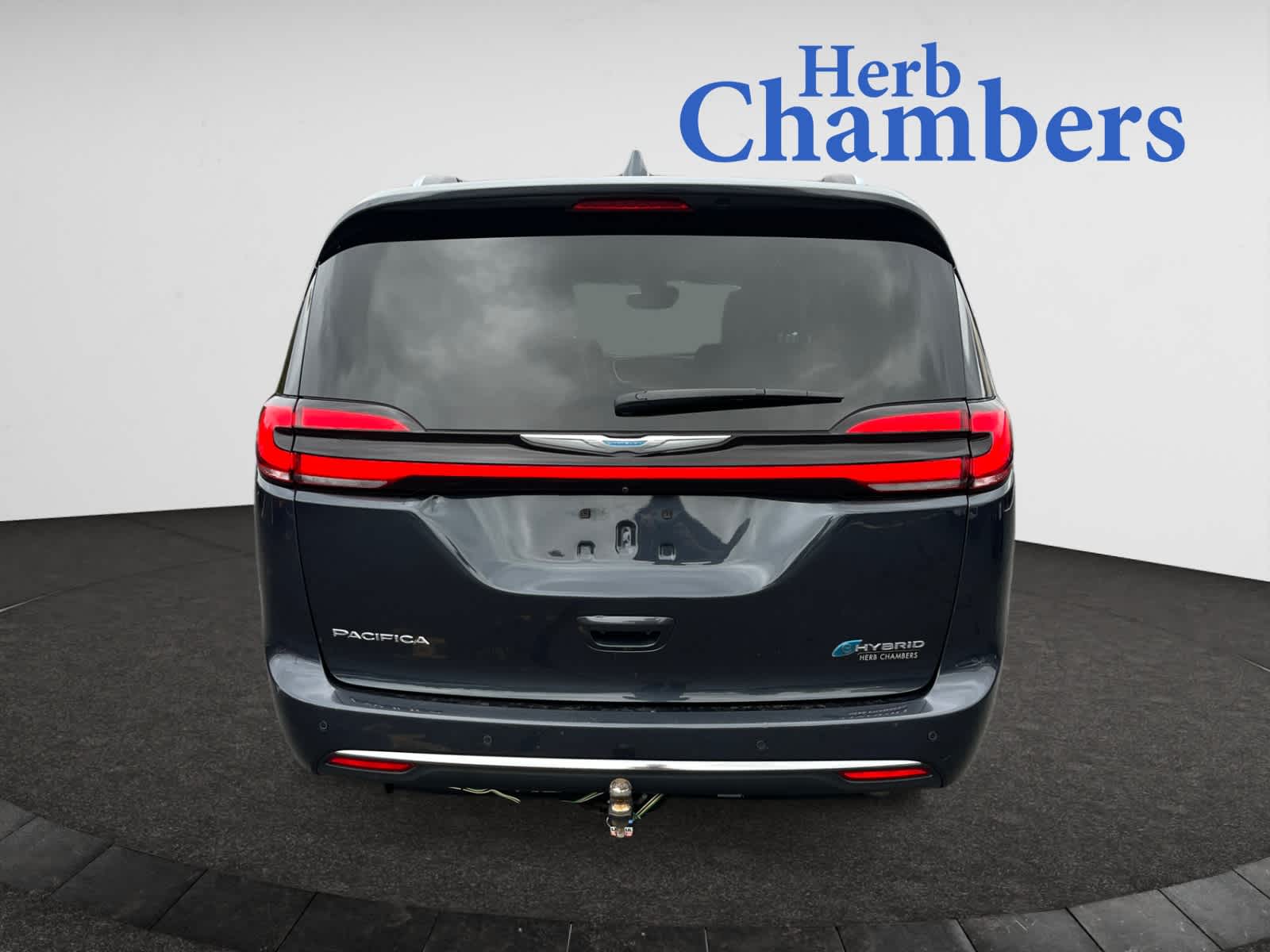 used 2021 Chrysler Pacifica car, priced at $24,998