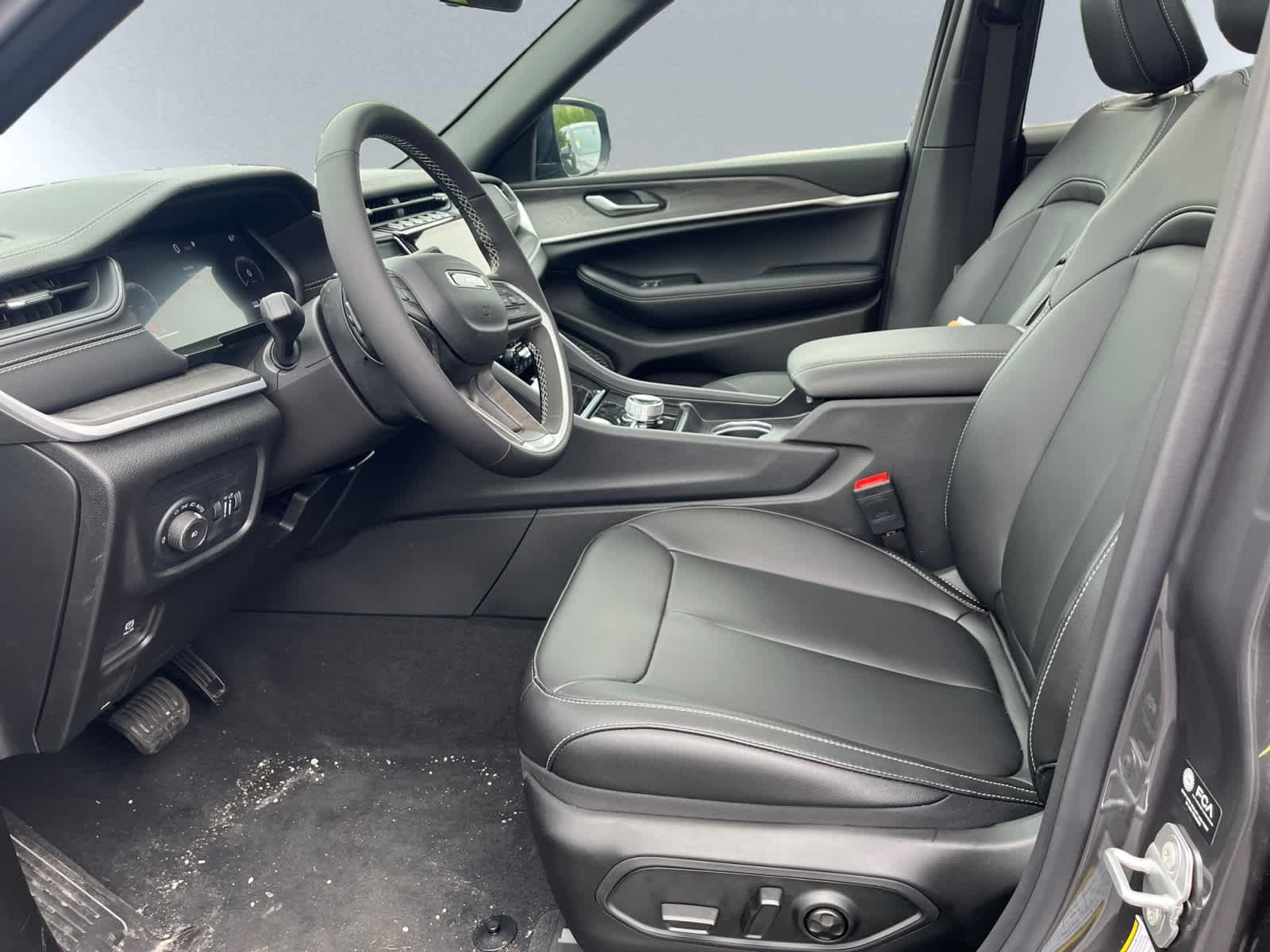 new 2025 Jeep Grand Cherokee car, priced at $52,960