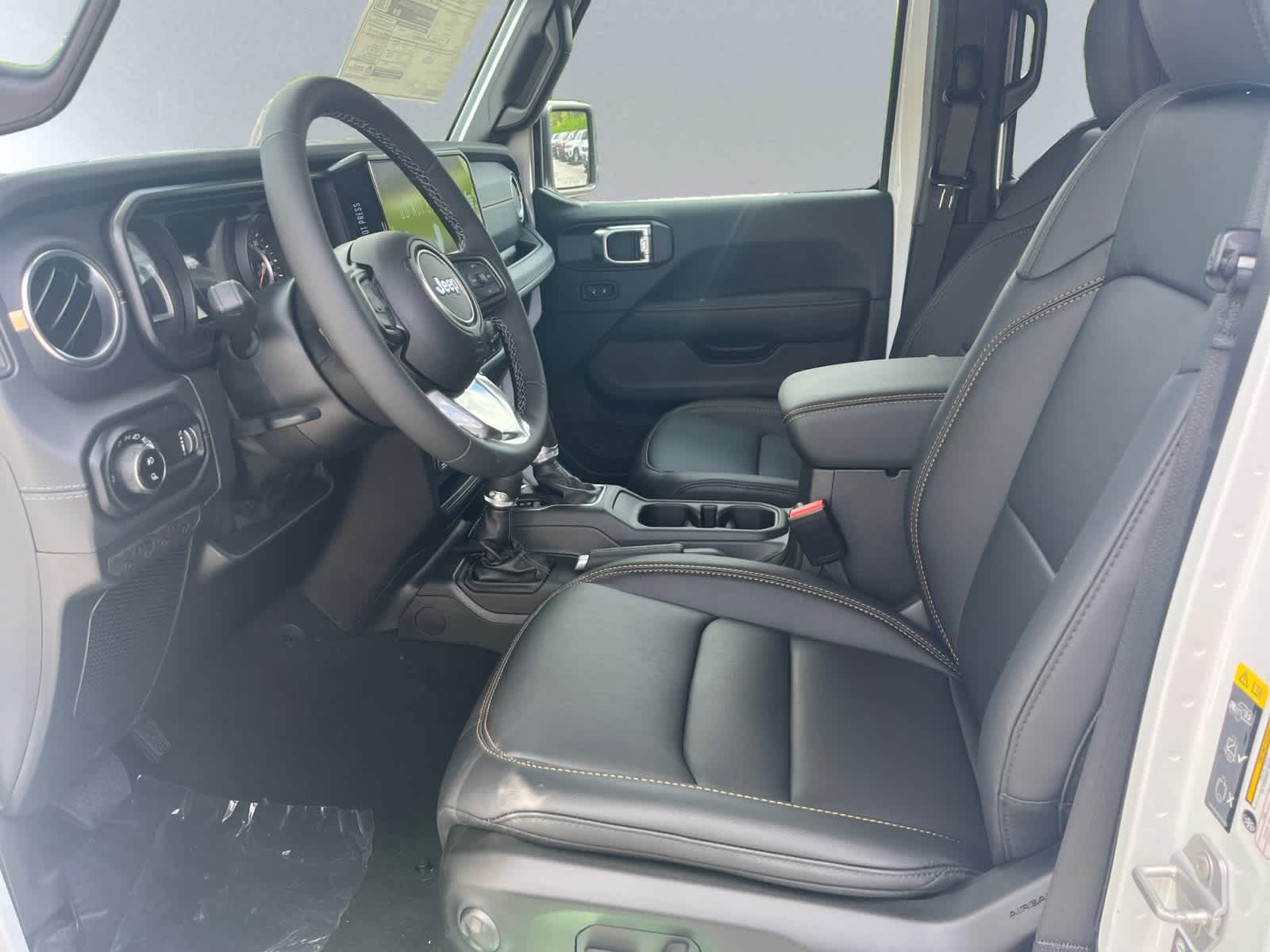 new 2025 Jeep Gladiator car, priced at $48,815