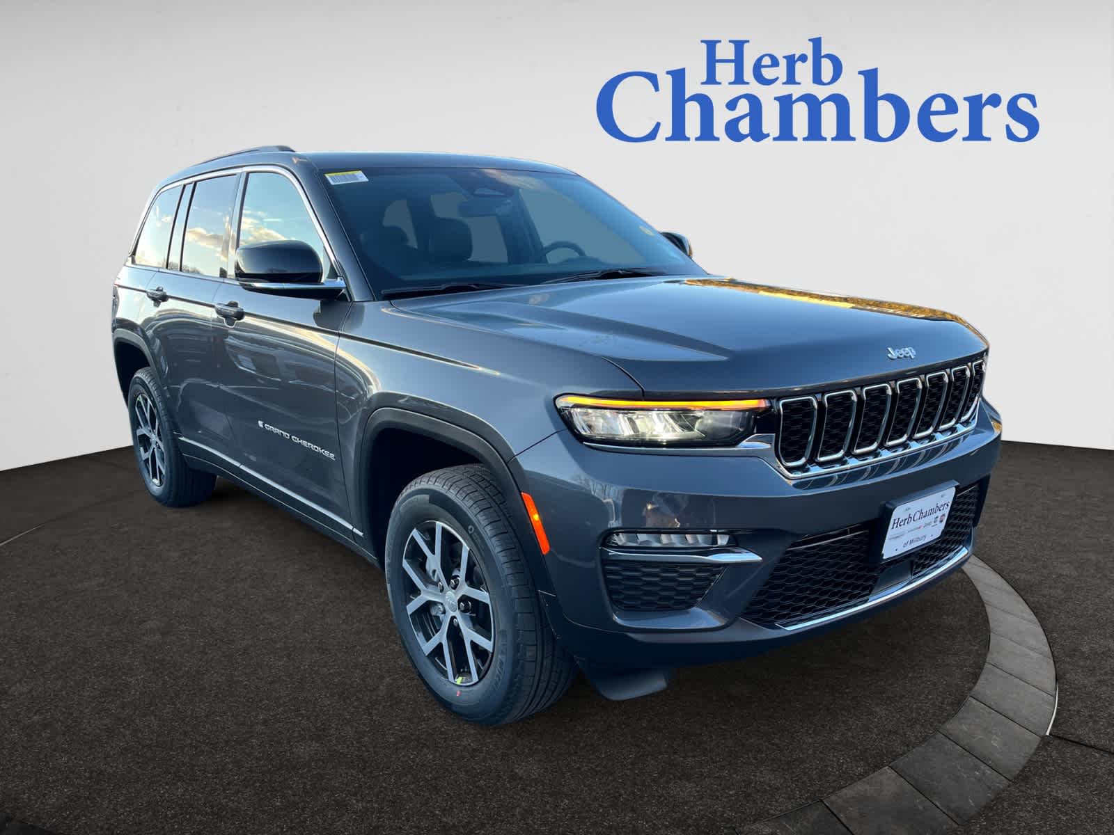 new 2025 Jeep Grand Cherokee car, priced at $49,810