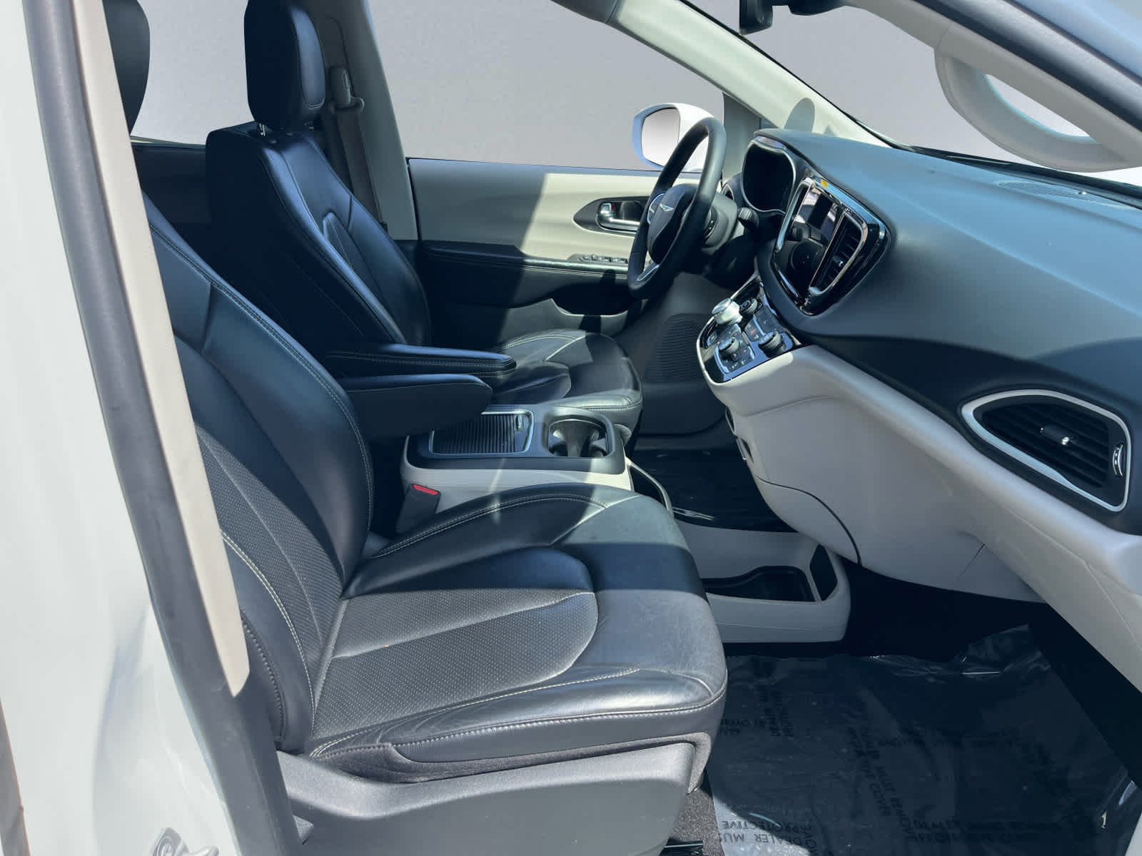 used 2022 Chrysler Pacifica car, priced at $21,988