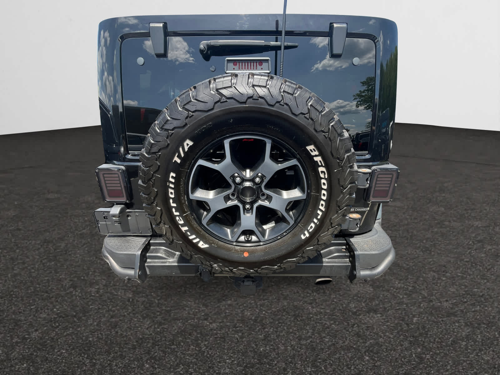 used 2013 Jeep Wrangler Unlimited car, priced at $18,998