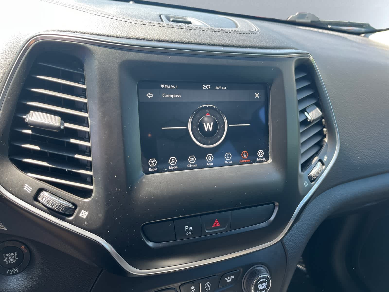 used 2019 Jeep Cherokee car, priced at $19,498