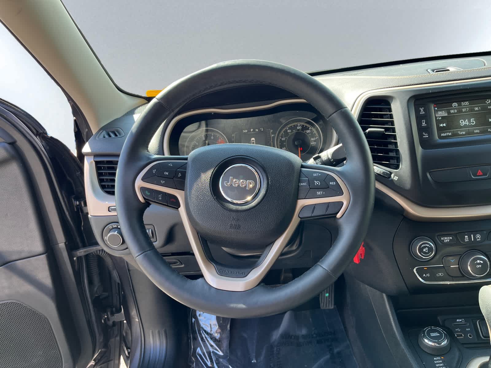 used 2016 Jeep Cherokee car, priced at $13,988