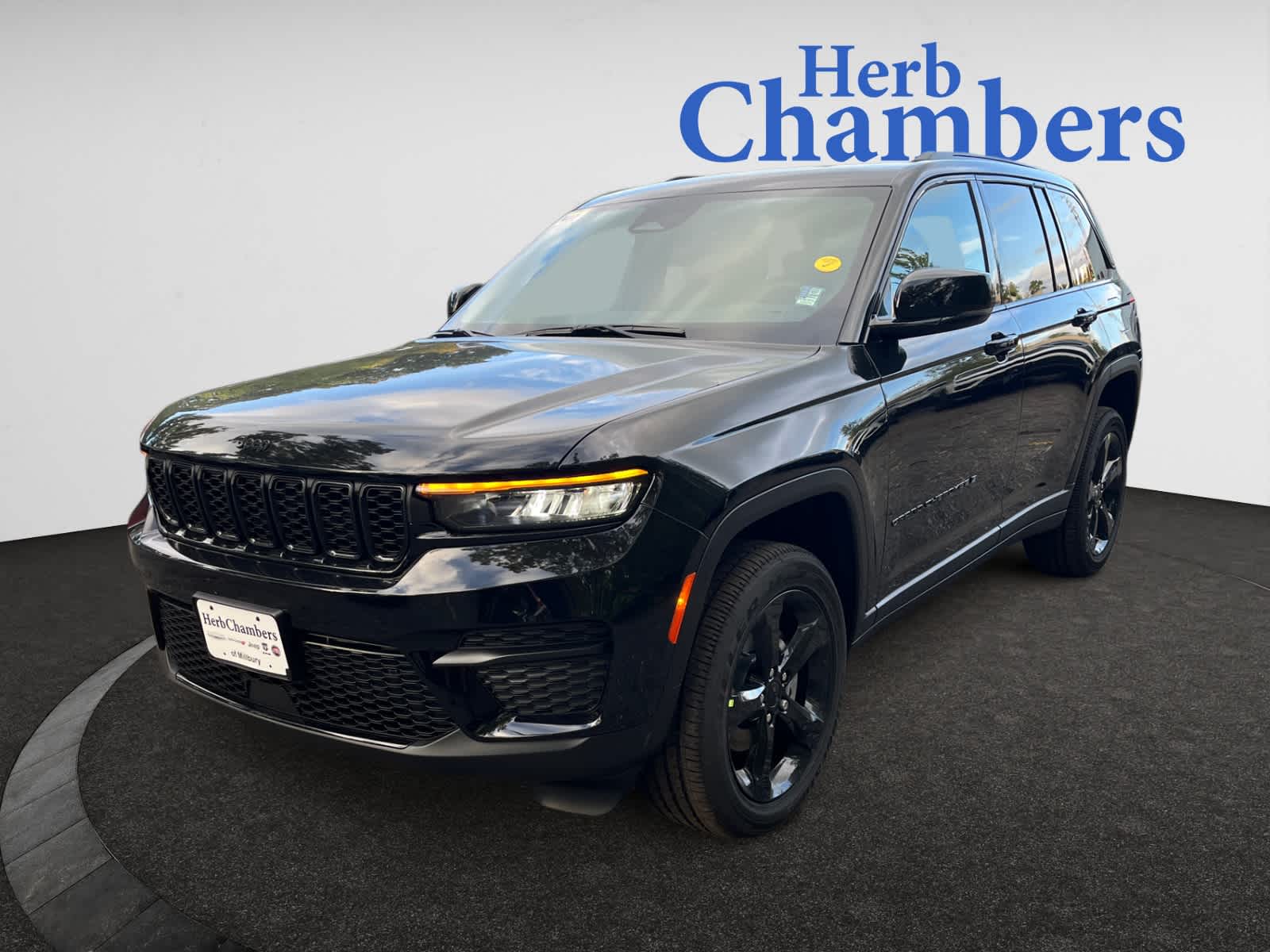 new 2025 Jeep Grand Cherokee car, priced at $48,175