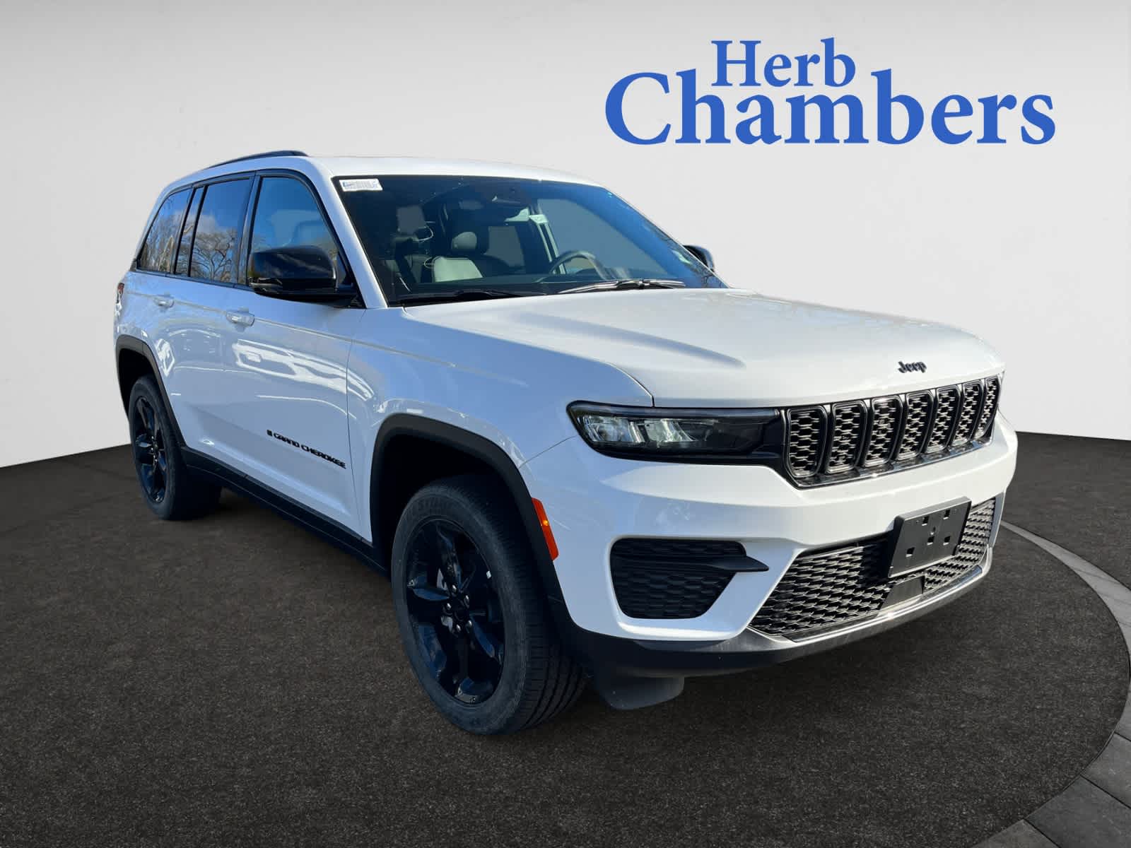 new 2024 Jeep Grand Cherokee car, priced at $48,580