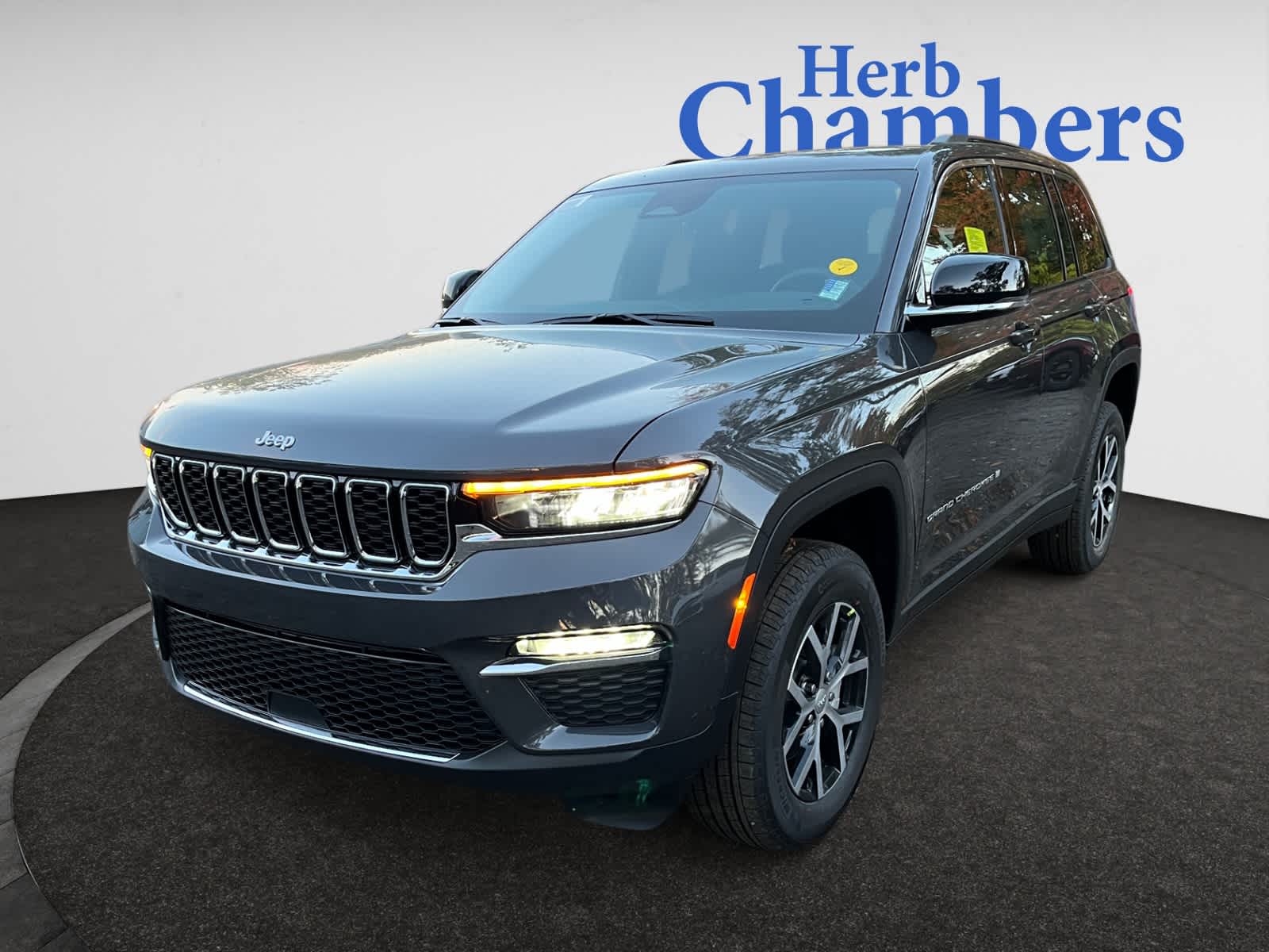 new 2025 Jeep Grand Cherokee car, priced at $49,810