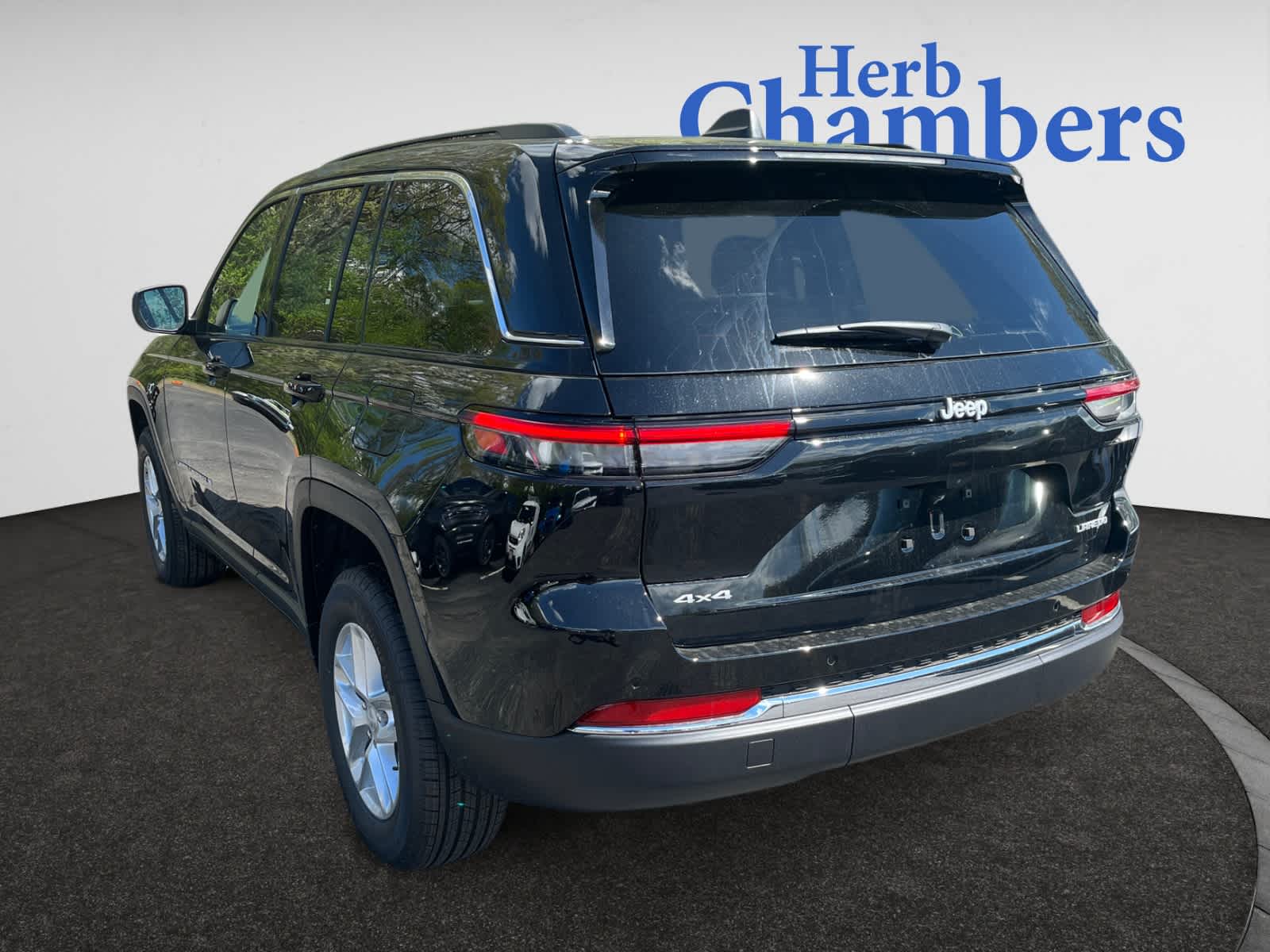 new 2025 Jeep Grand Cherokee car, priced at $42,375