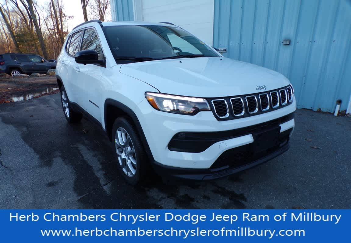 new 2024 Jeep Compass car, priced at $39,415