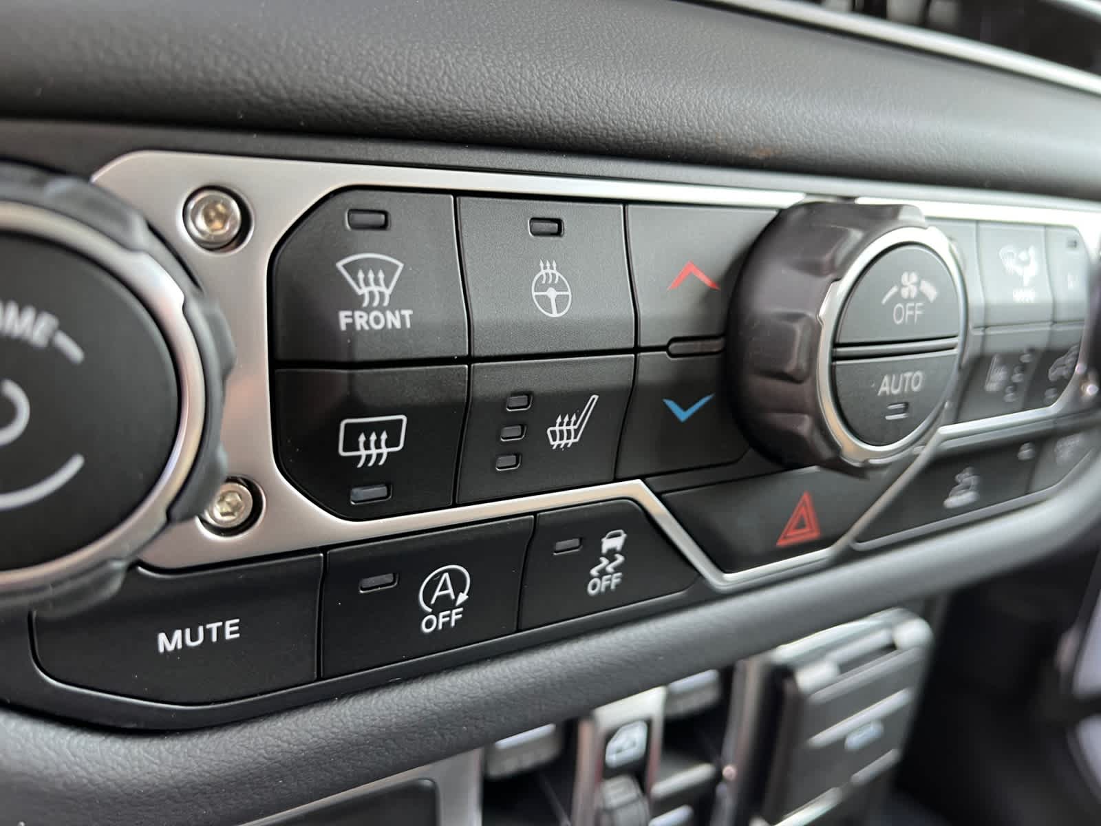 new 2025 Jeep Gladiator car, priced at $48,815