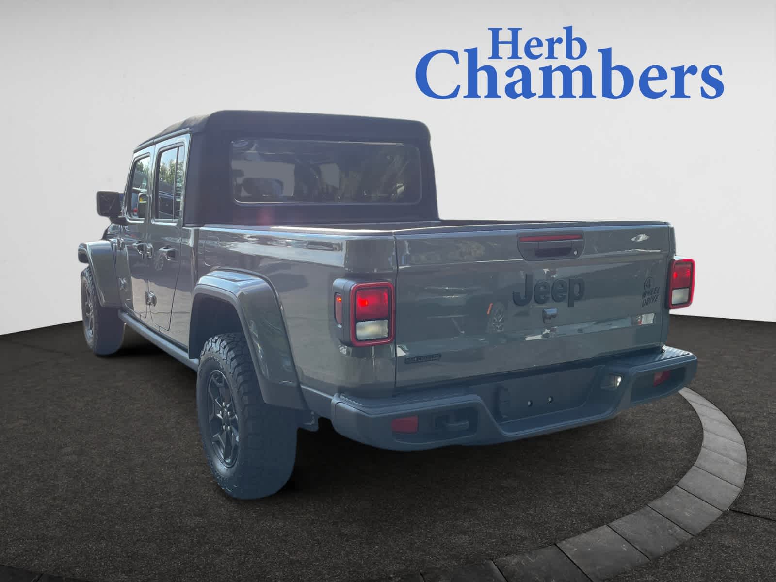 used 2021 Jeep Gladiator car, priced at $27,188