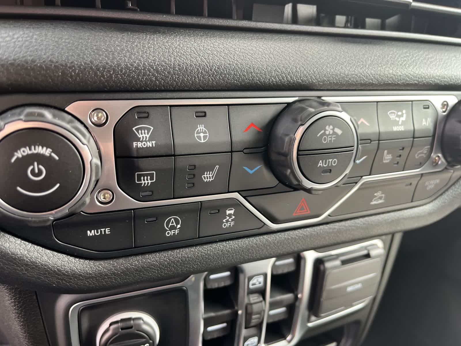 new 2025 Jeep Gladiator car, priced at $47,210
