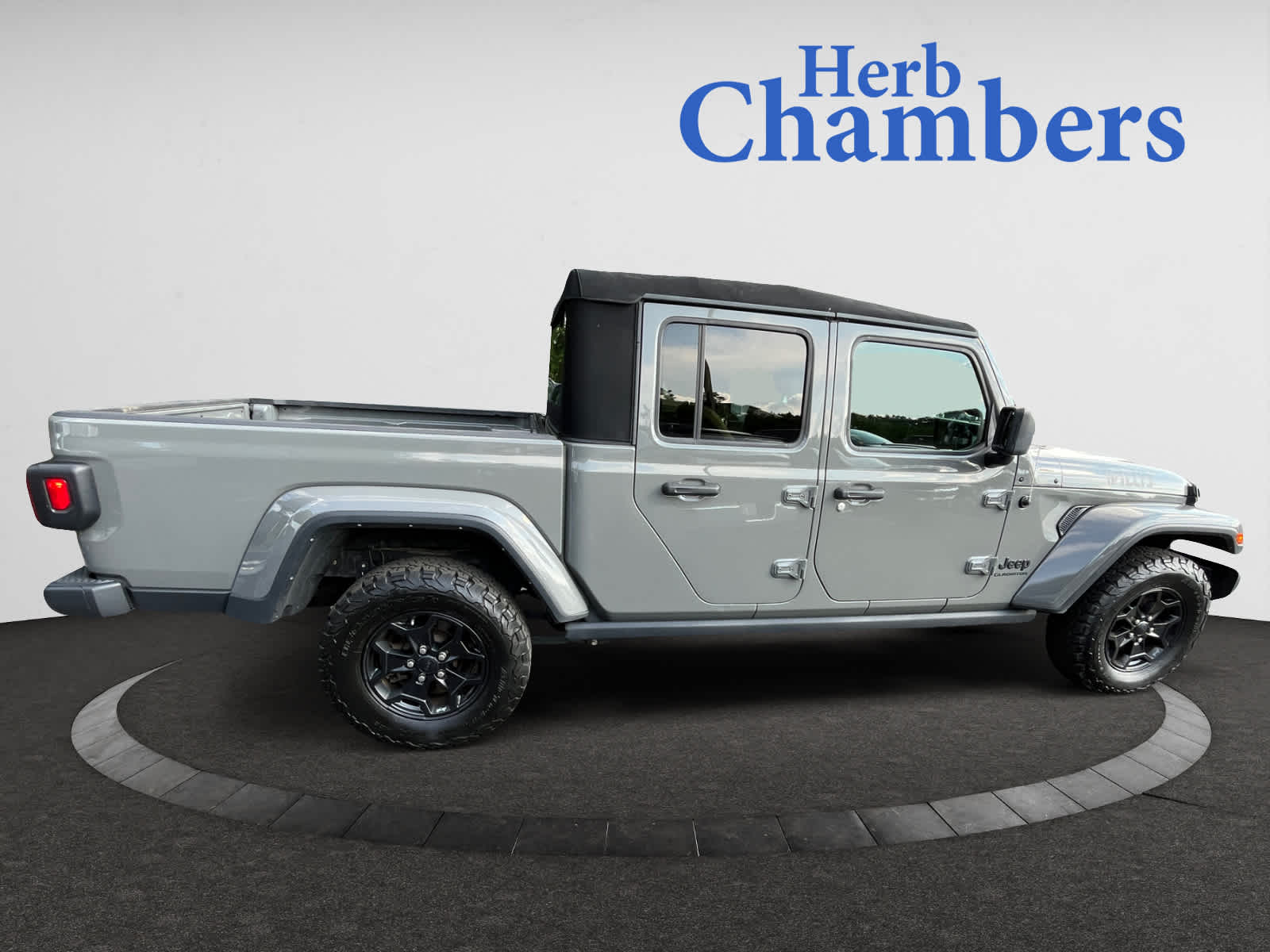 used 2021 Jeep Gladiator car, priced at $27,188
