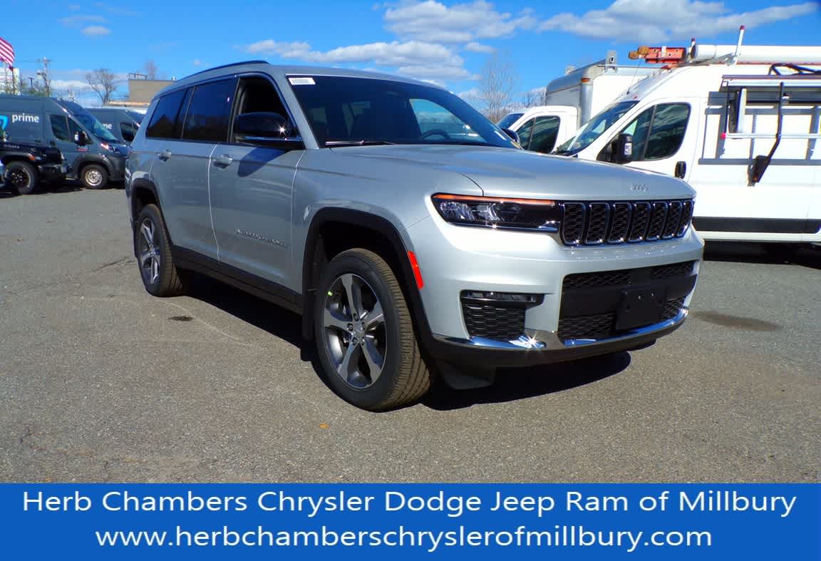 new 2024 Jeep Grand Cherokee car, priced at $57,735