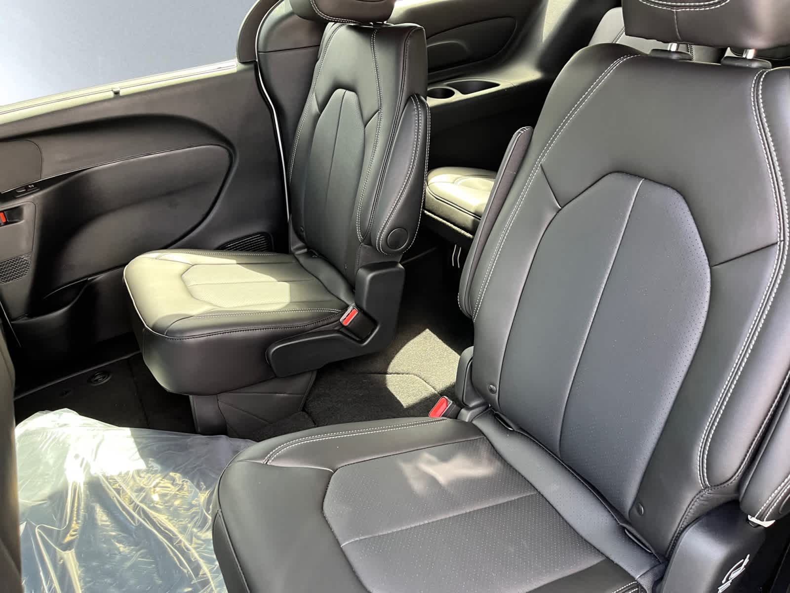 new 2025 Chrysler Pacifica car, priced at $44,445