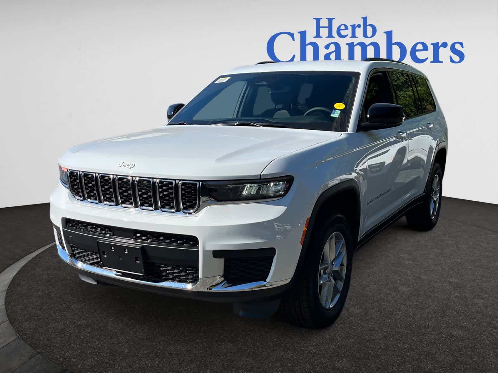 new 2024 Jeep Grand Cherokee car, priced at $45,625