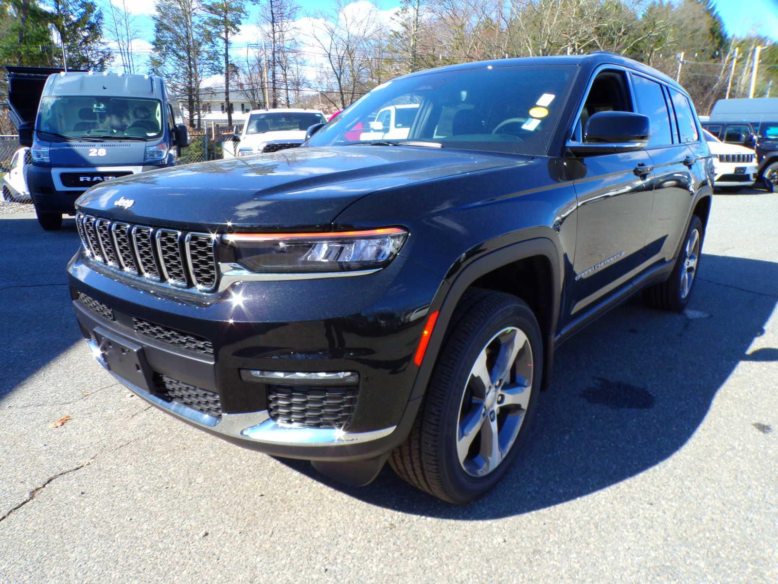 new 2024 Jeep Grand Cherokee car, priced at $57,735