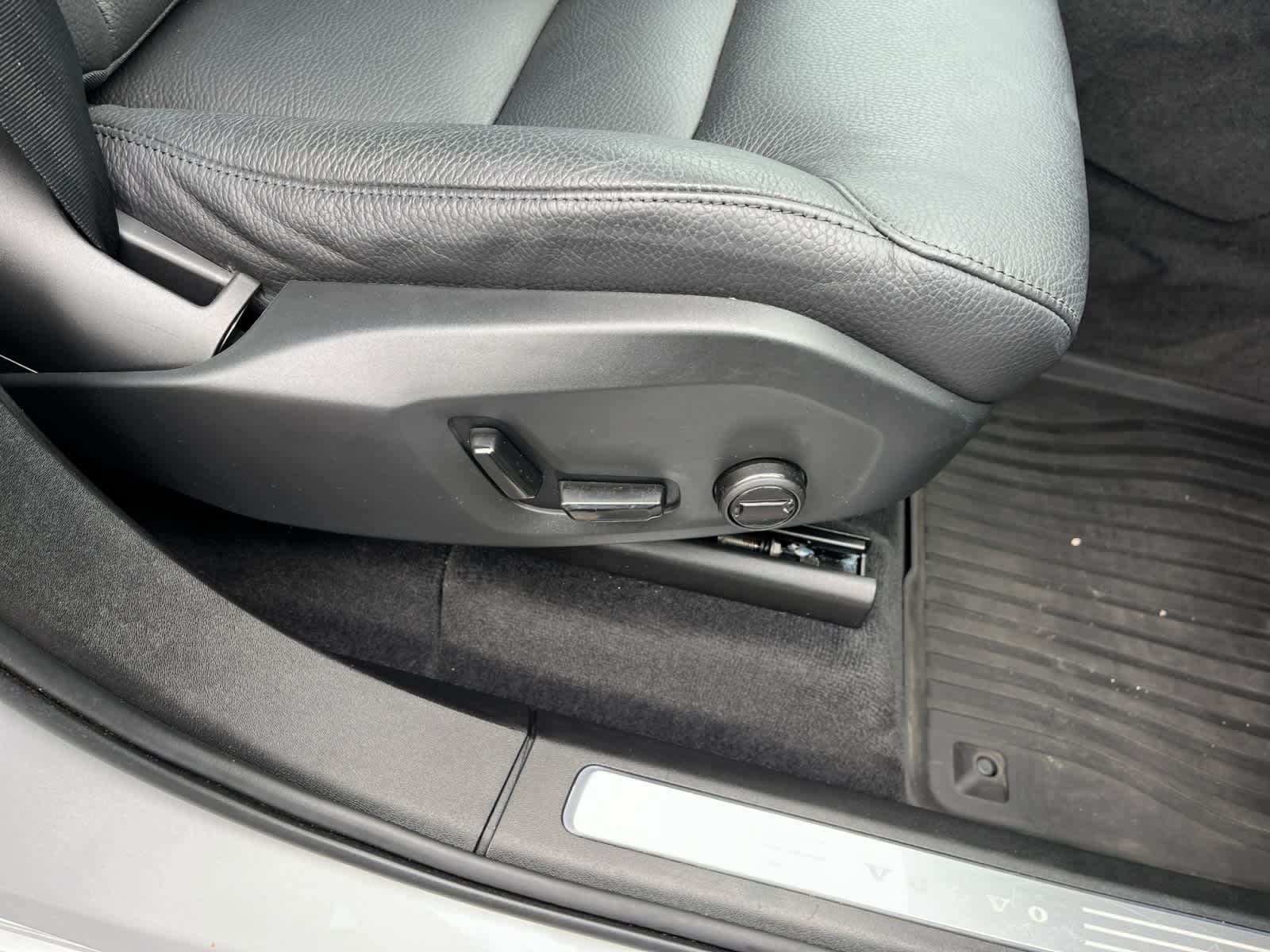 used 2023 Volvo XC90 car, priced at $48,858