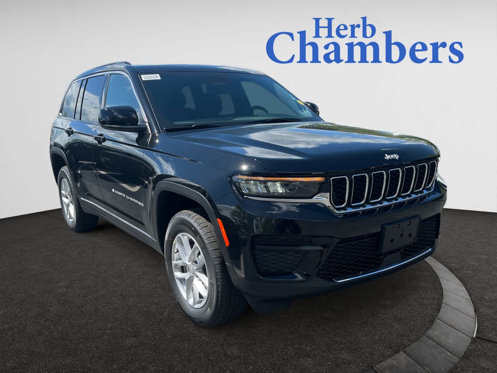 new 2025 Jeep Grand Cherokee car, priced at $42,375