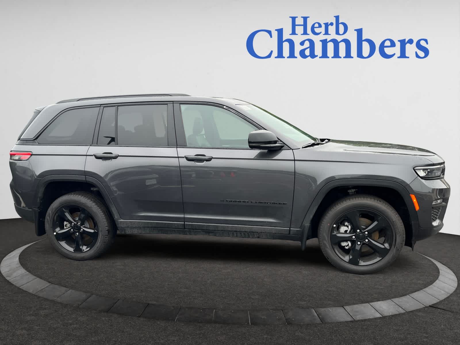 new 2025 Jeep Grand Cherokee car, priced at $52,960
