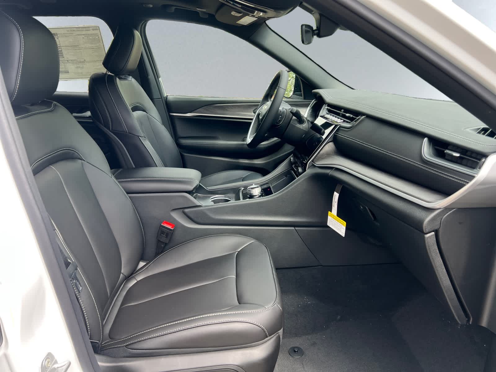 new 2025 Jeep Grand Cherokee car, priced at $52,140