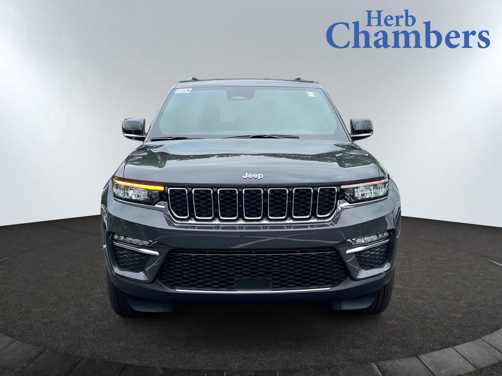 new 2025 Jeep Grand Cherokee car, priced at $49,005