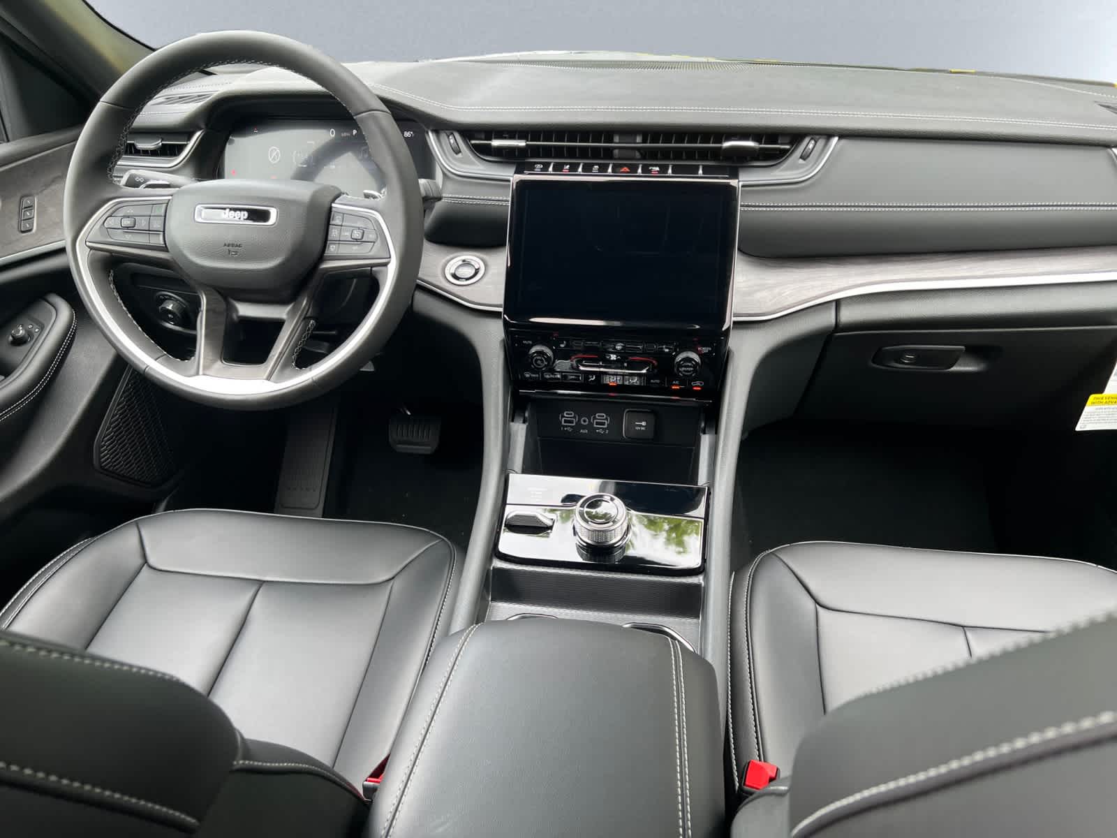 new 2025 Jeep Grand Cherokee car, priced at $50,860