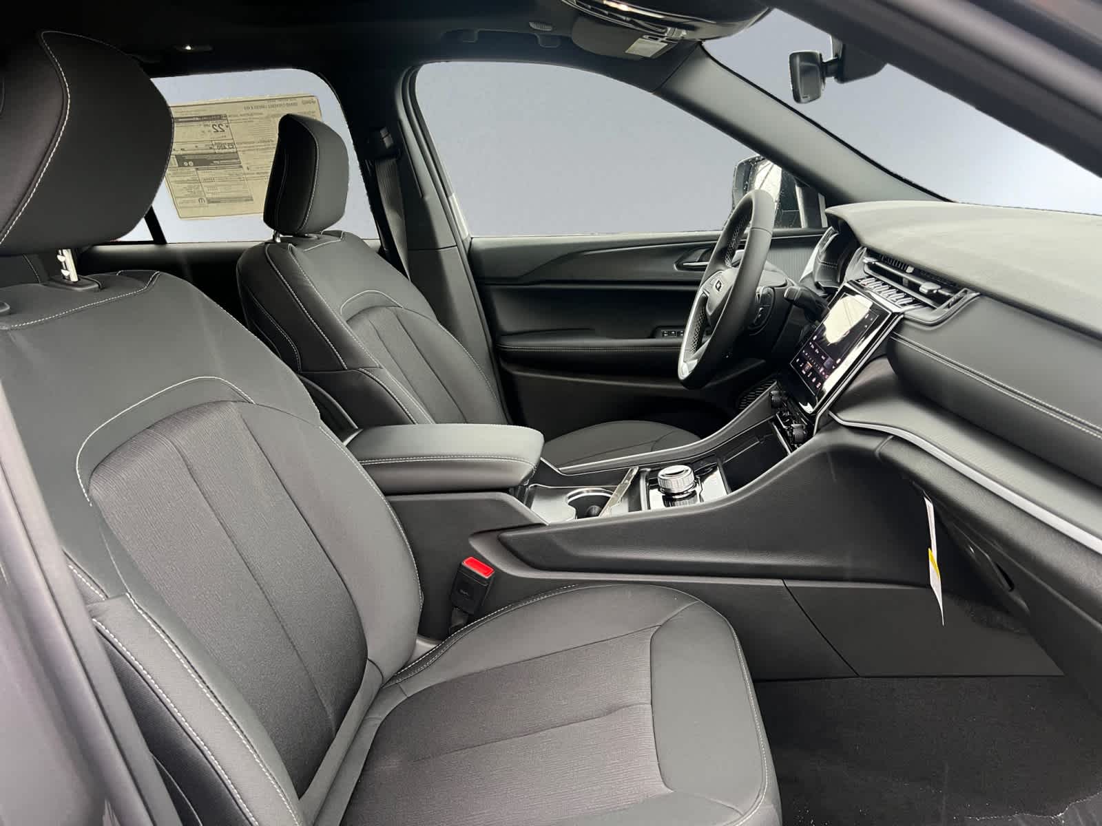 new 2025 Jeep Grand Cherokee car, priced at $42,375