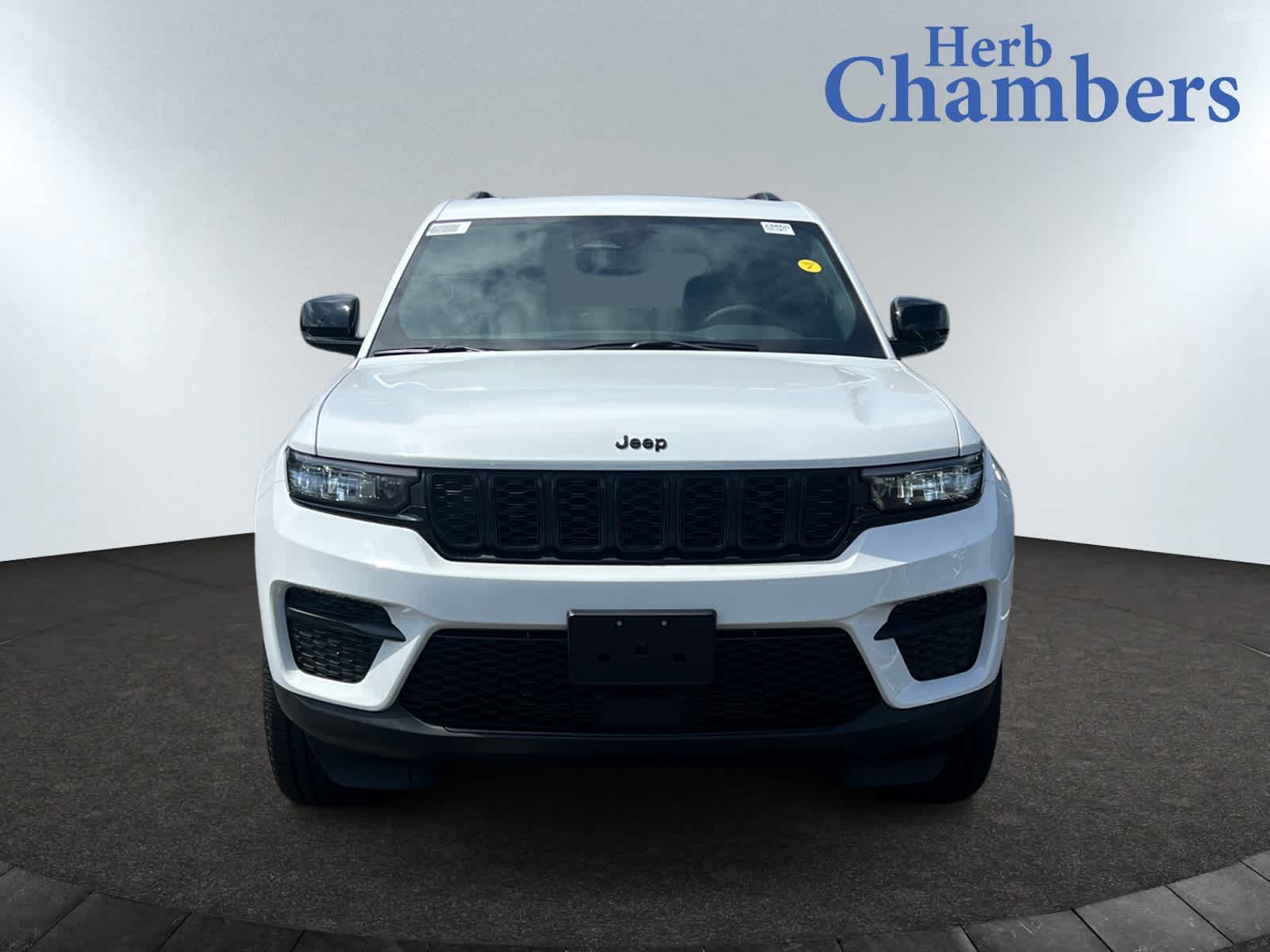 new 2024 Jeep Grand Cherokee car, priced at $39,995