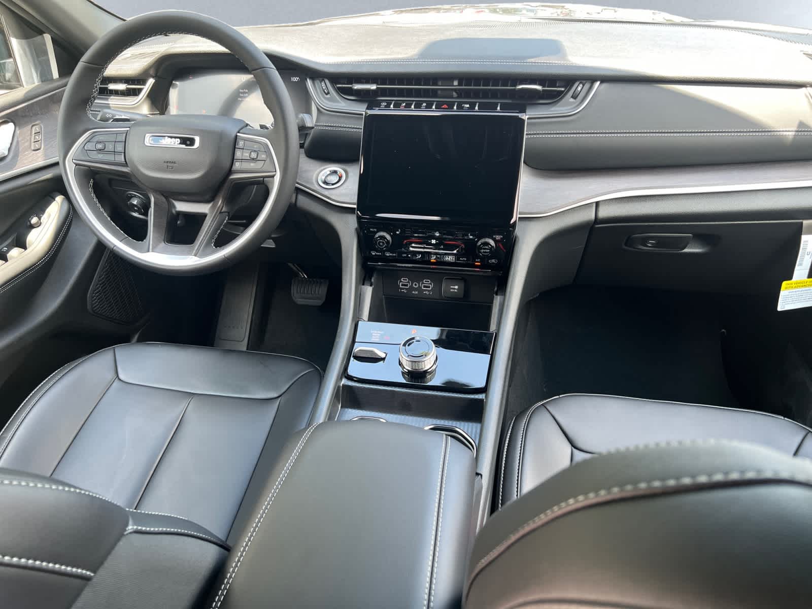 new 2025 Jeep Grand Cherokee car, priced at $50,110