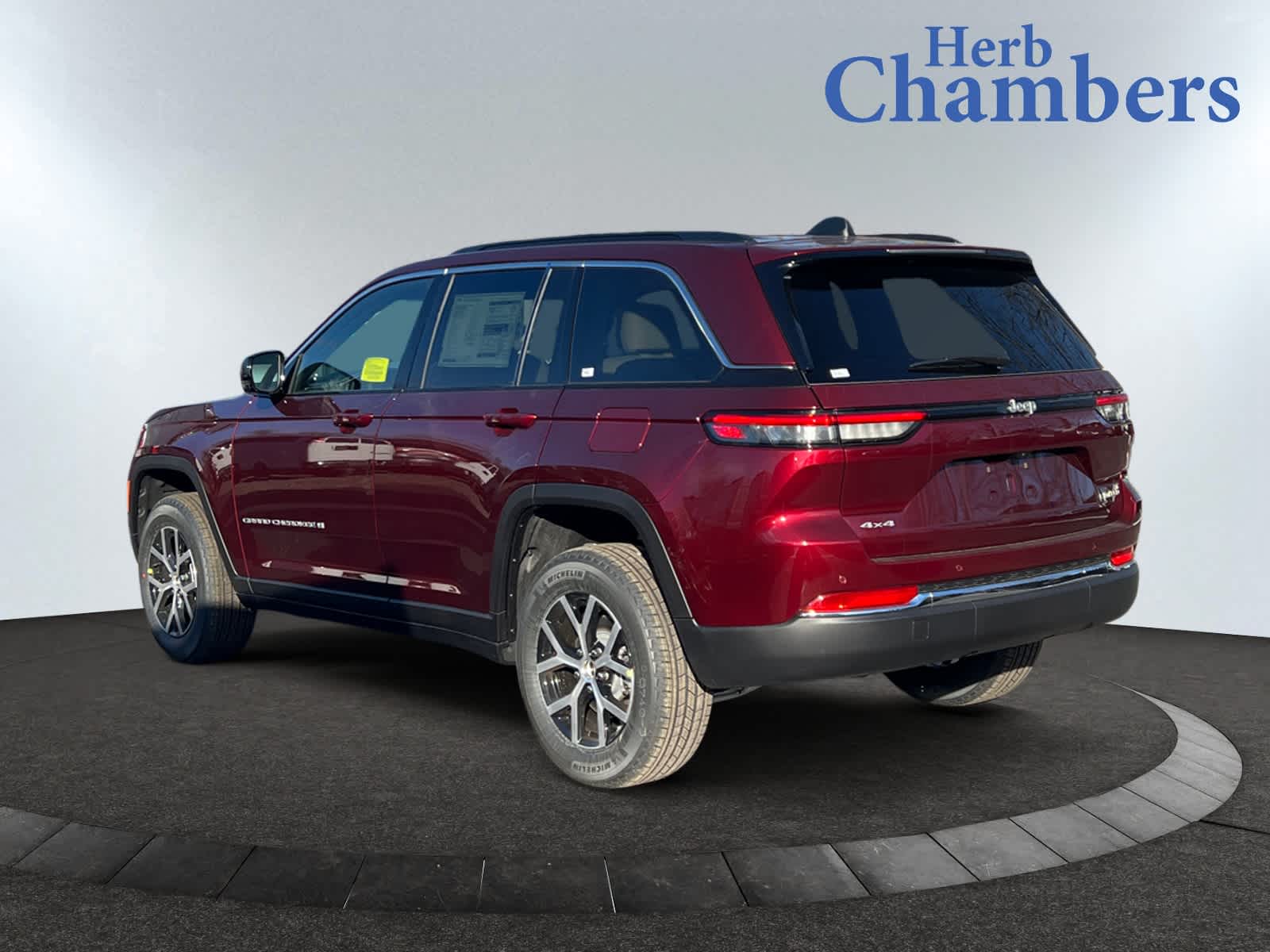 new 2025 Jeep Grand Cherokee car, priced at $48,010