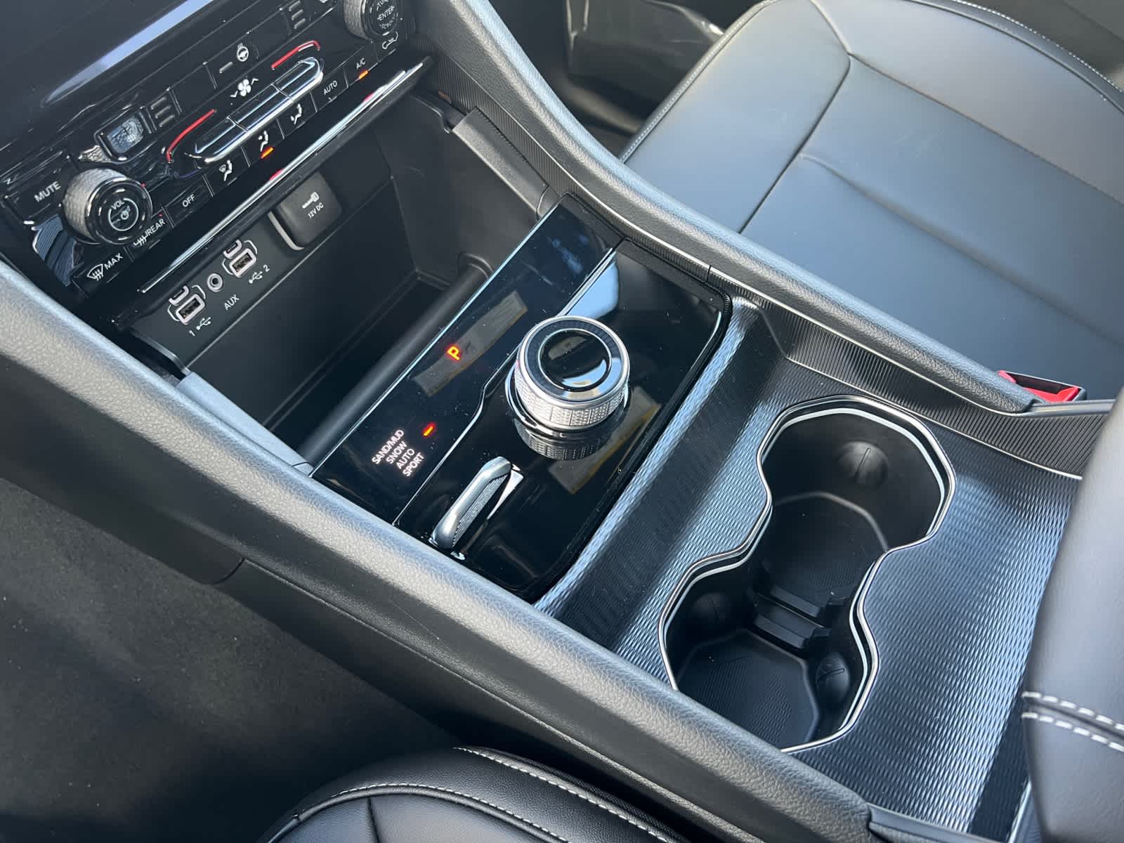 new 2025 Jeep Grand Cherokee car, priced at $50,010