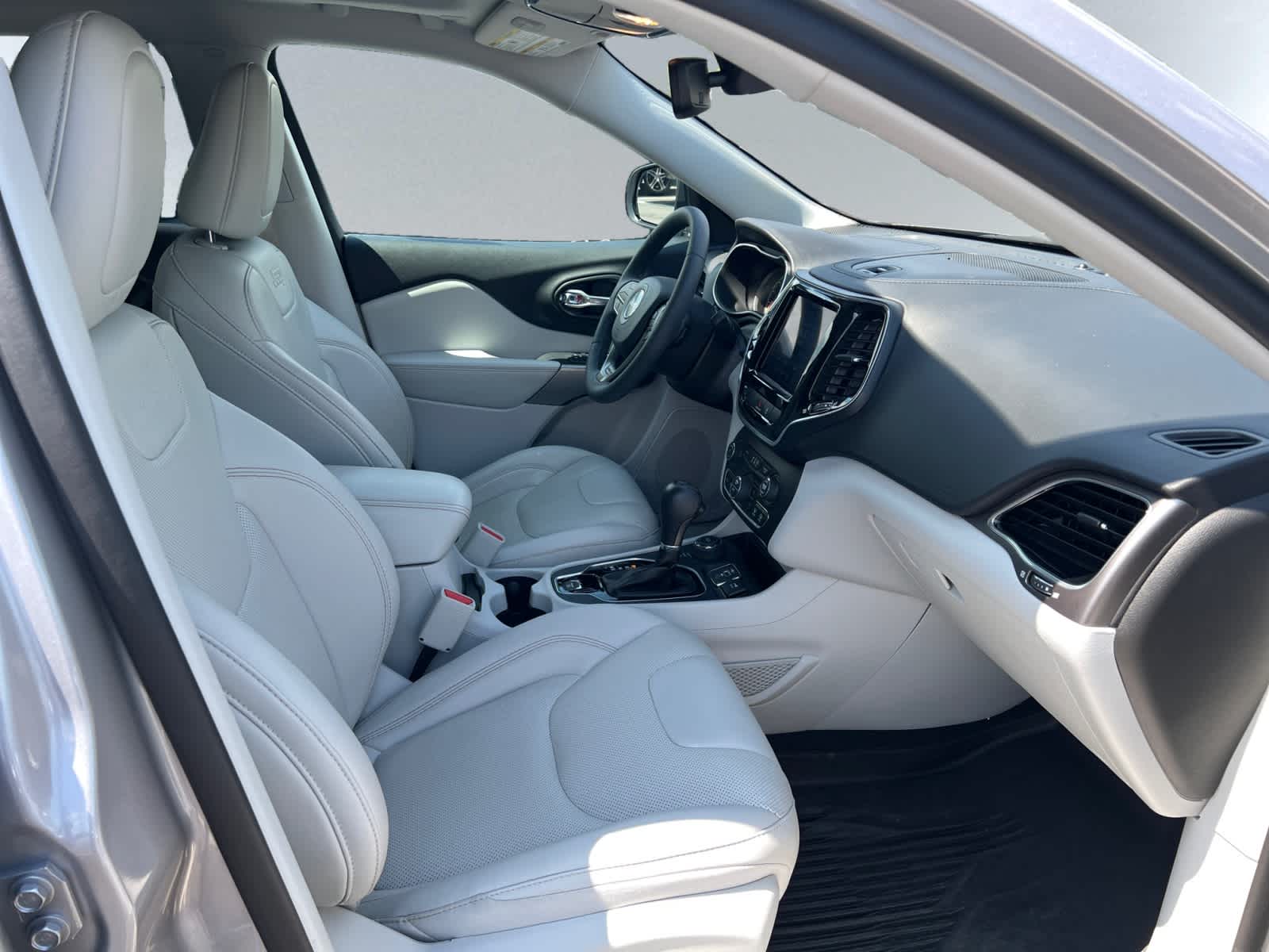 used 2022 Jeep Cherokee car, priced at $29,198