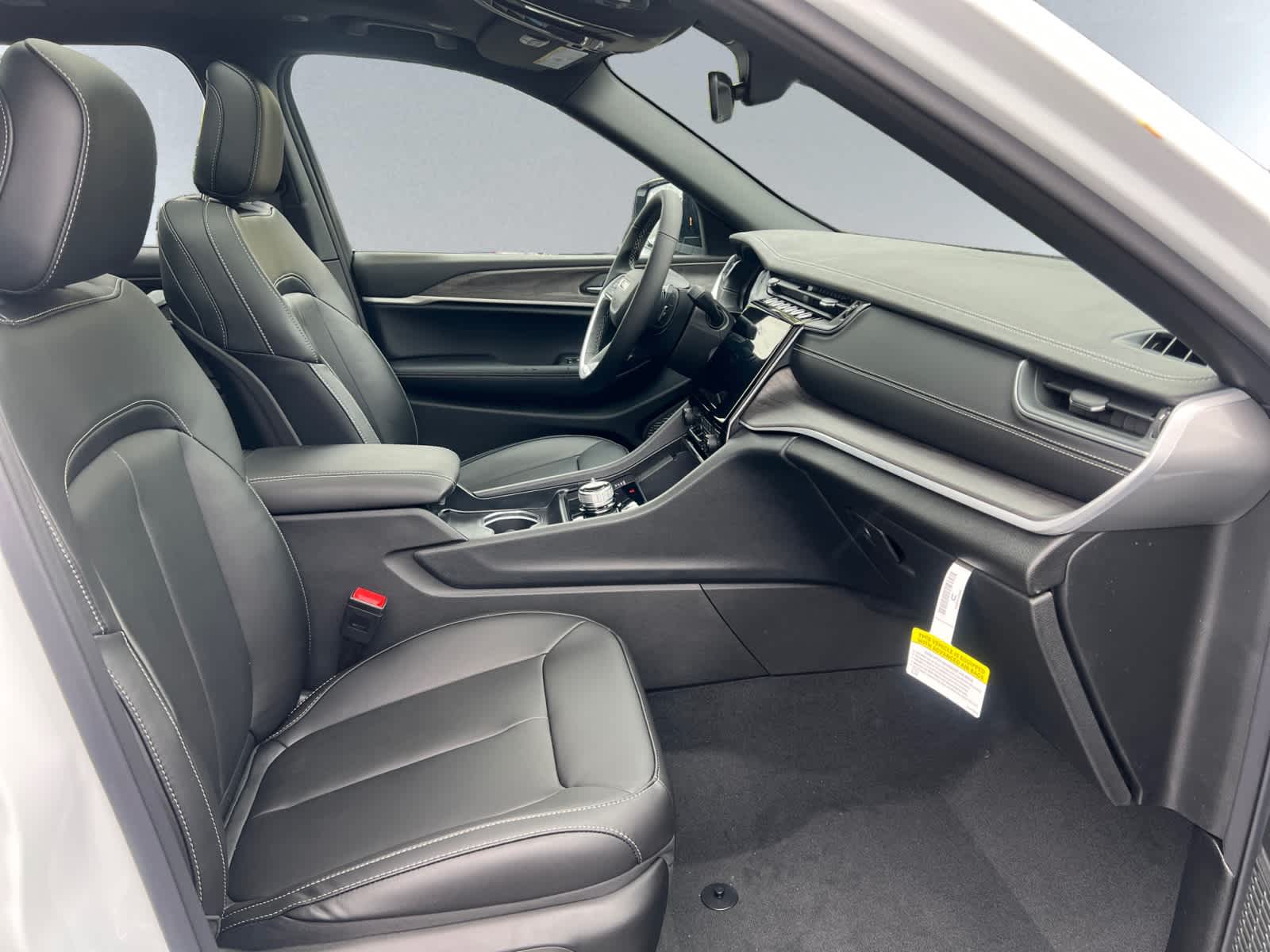new 2025 Jeep Grand Cherokee car, priced at $49,415