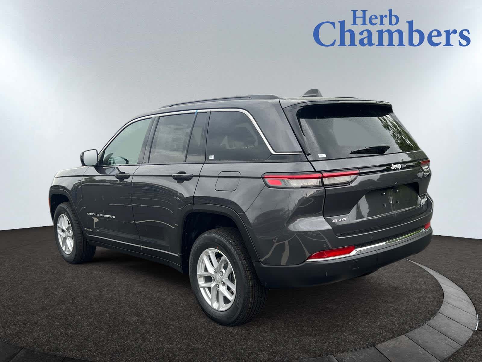 new 2025 Jeep Grand Cherokee car, priced at $42,375