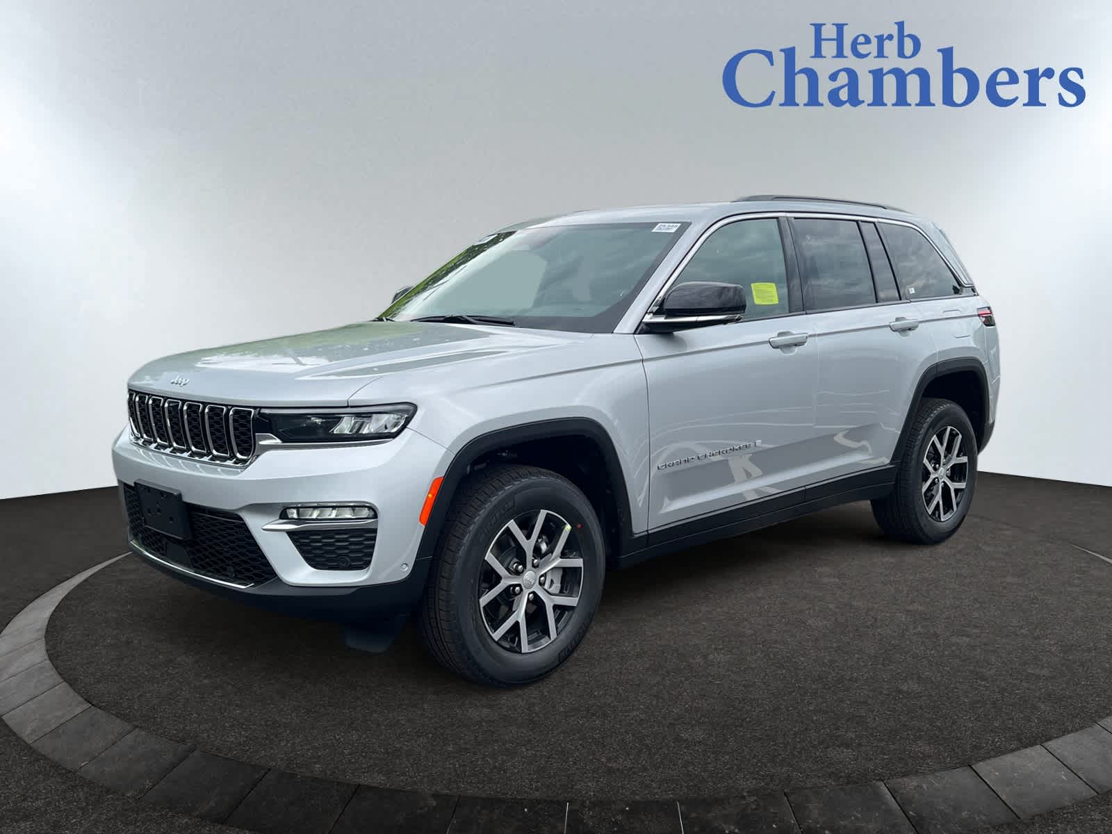 new 2025 Jeep Grand Cherokee car, priced at $50,935