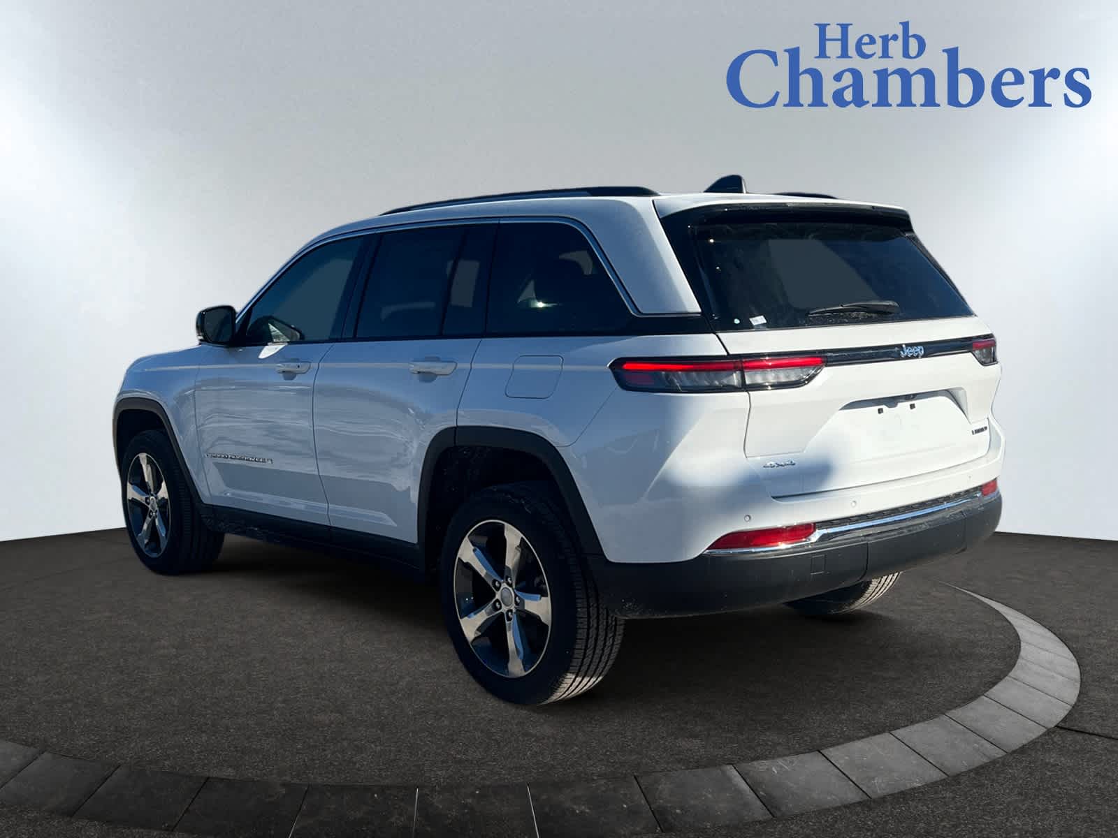 new 2024 Jeep Grand Cherokee car, priced at $49,224