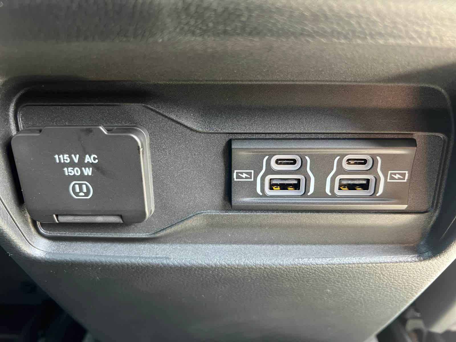 new 2024 Jeep Grand Cherokee car, priced at $39,995