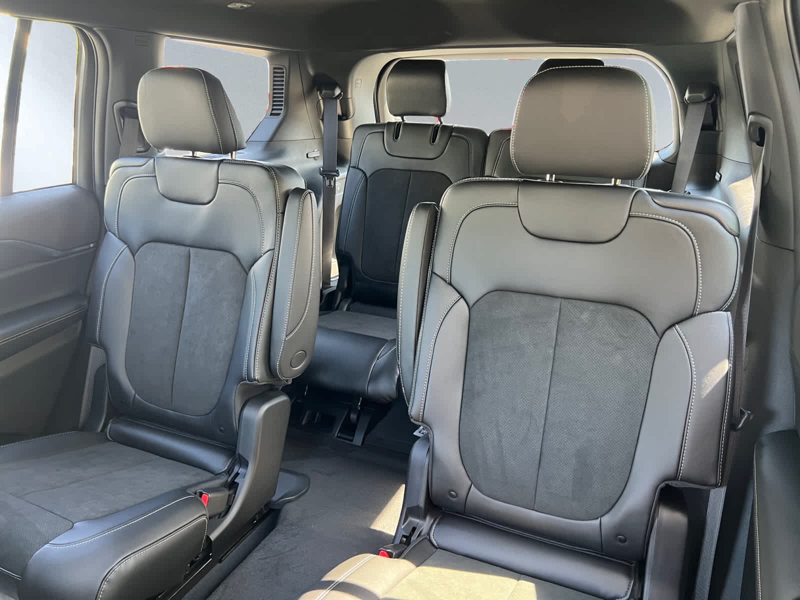 new 2025 Jeep Grand Cherokee car, priced at $46,135