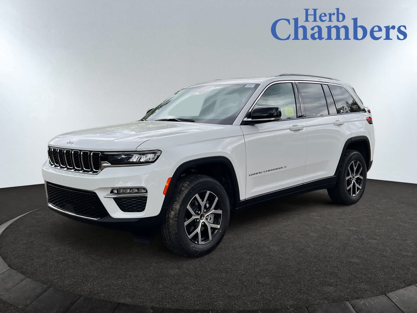 new 2025 Jeep Grand Cherokee car, priced at $49,415