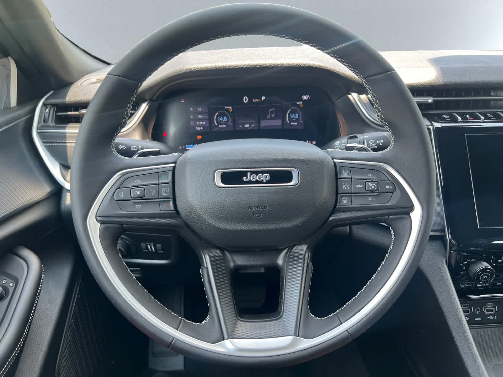 new 2025 Jeep Grand Cherokee car, priced at $41,575