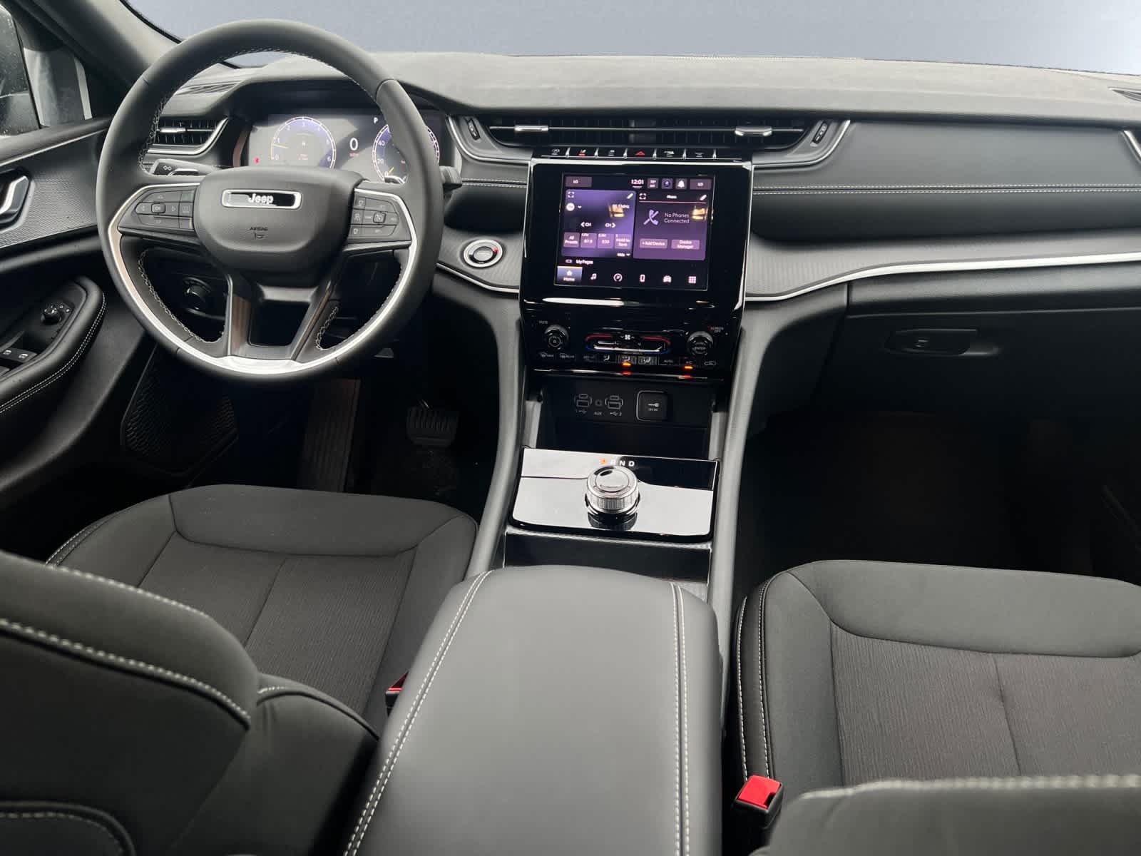 new 2025 Jeep Grand Cherokee car, priced at $42,375